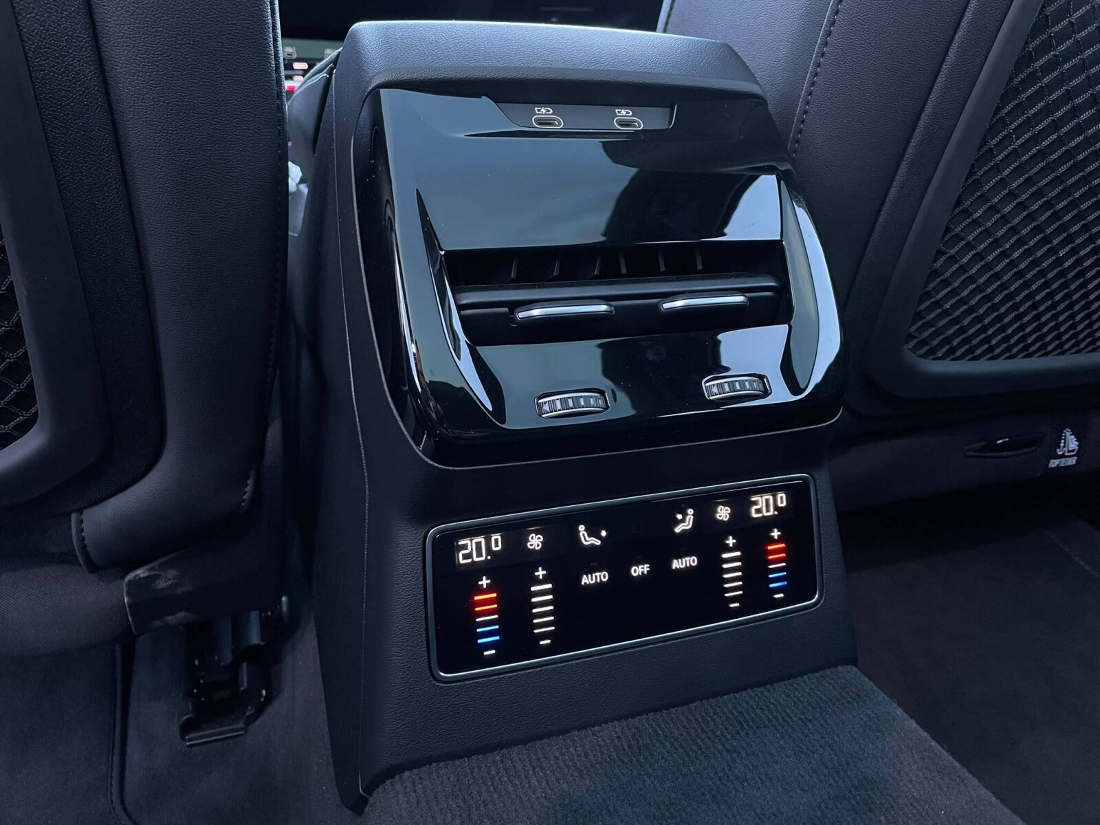 Audi A6 Avant - zdjęcie 13