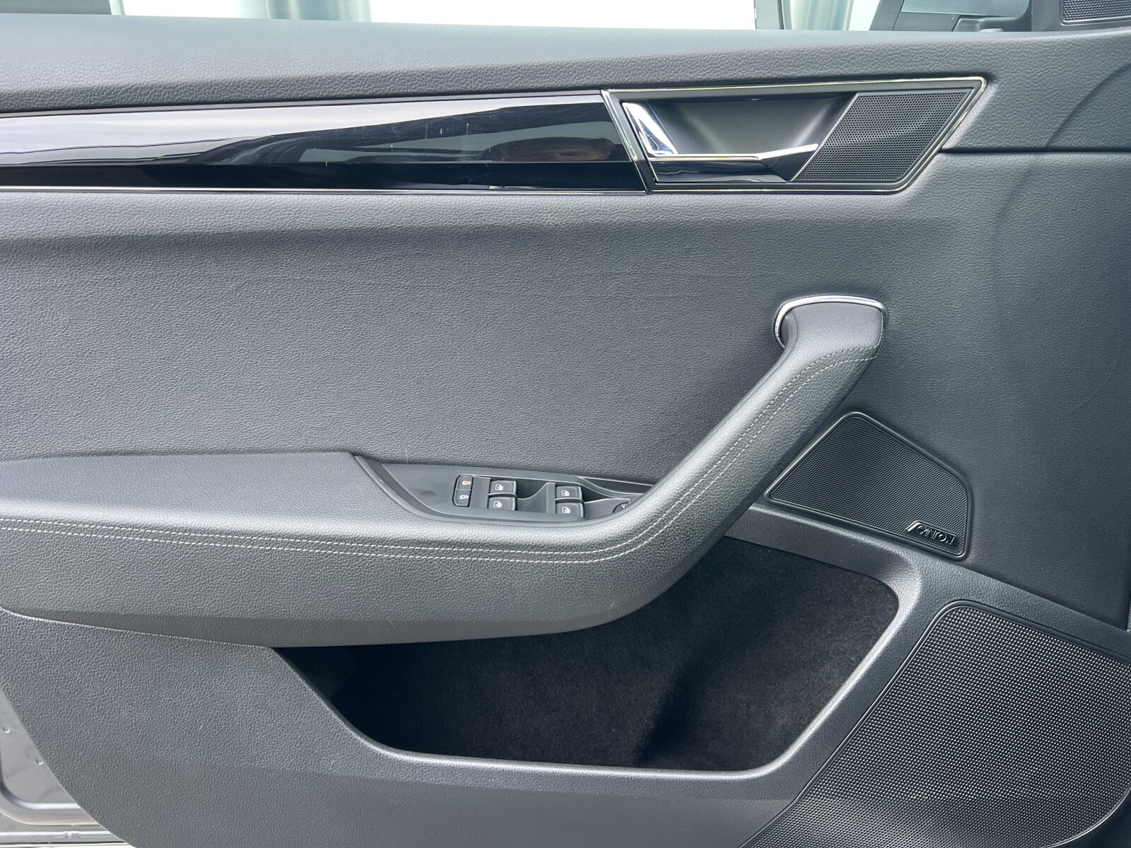 Škoda Superb Combi - zdjęcie 9