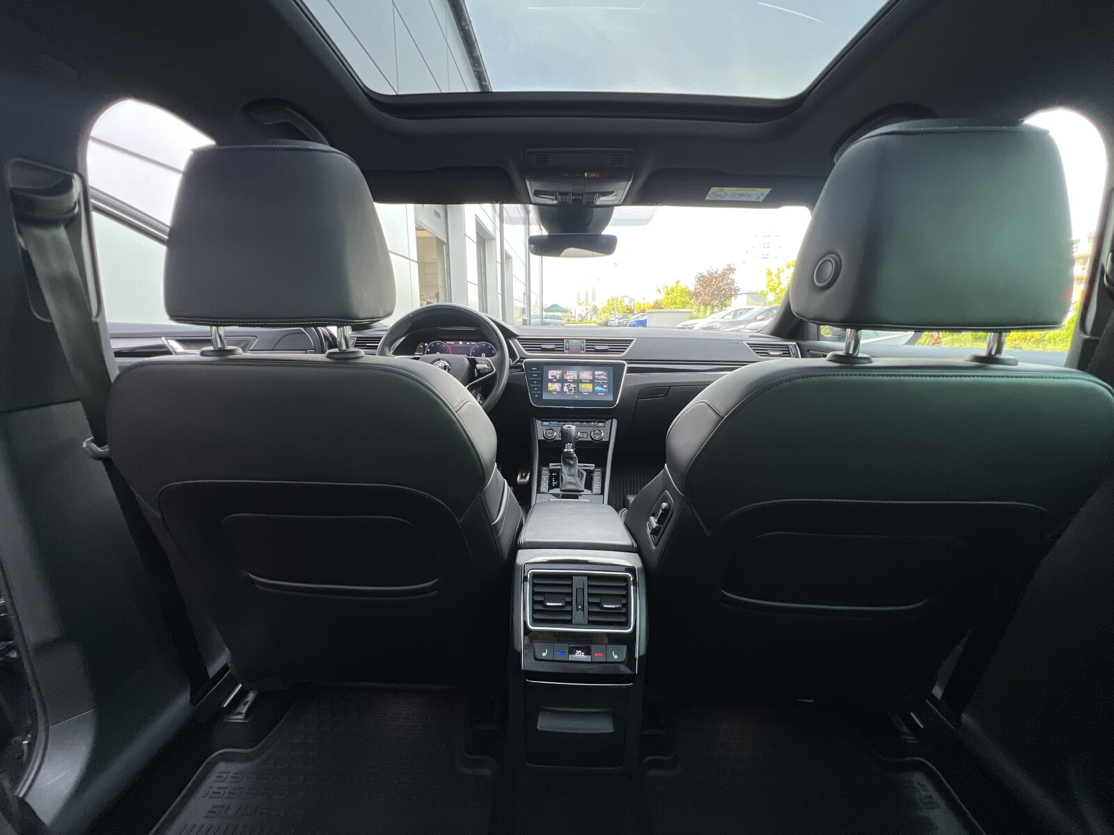 Škoda Superb Combi - zdjęcie 33