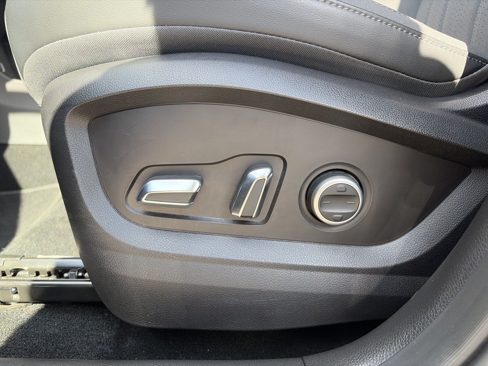 Chery Tiggo 8 PHEV - zdjęcie 22
