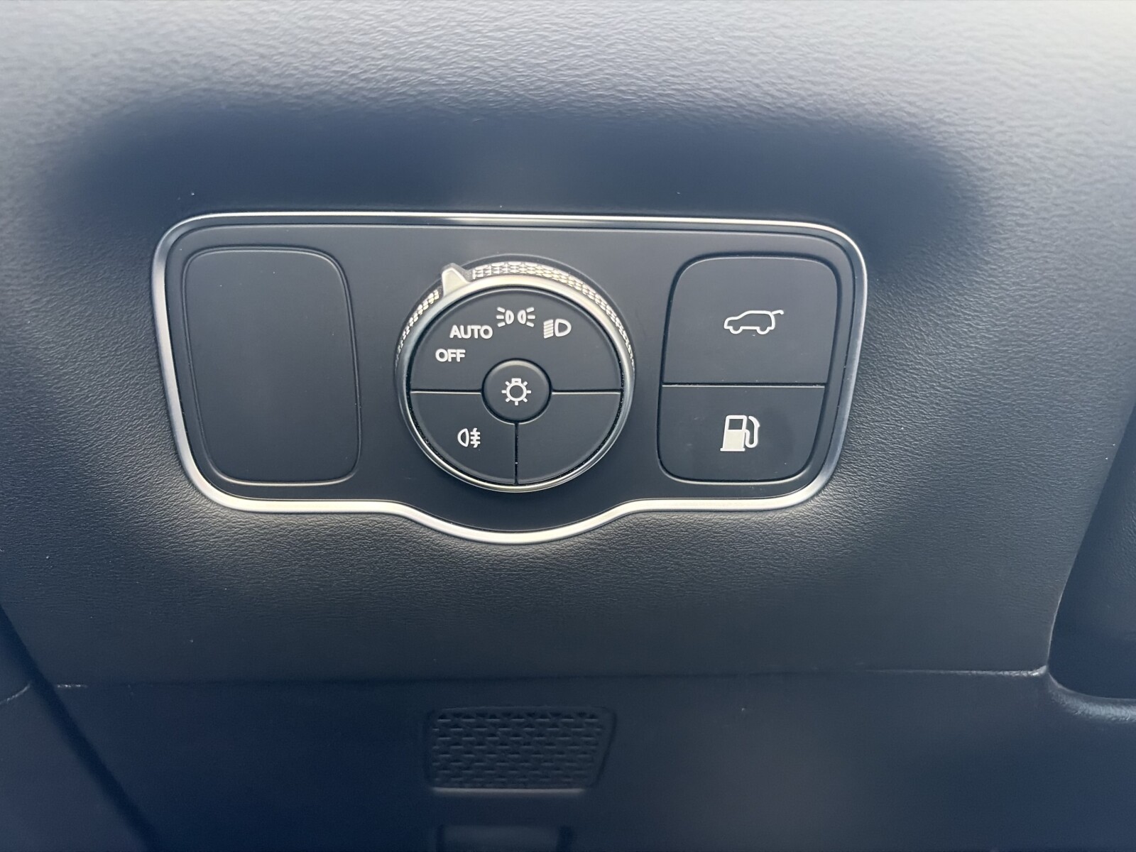 Chery Tiggo 8 PHEV - zdjęcie 23