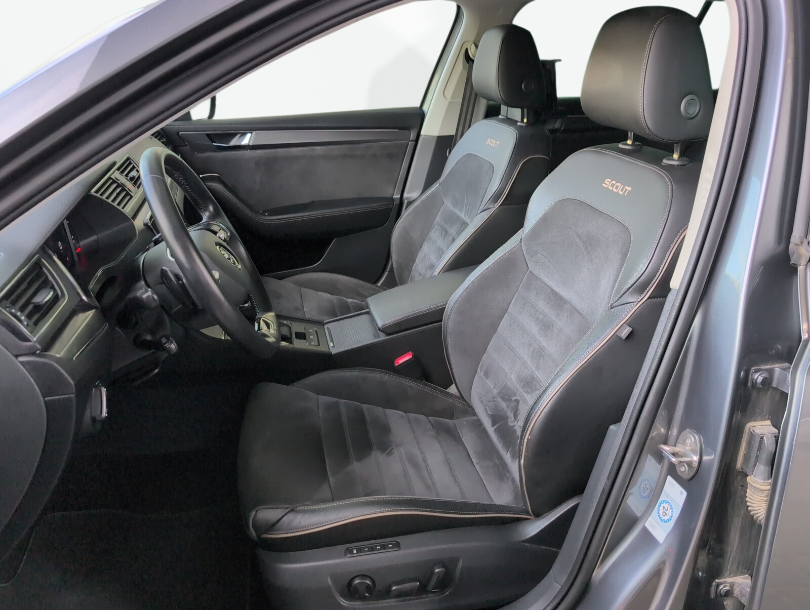 Škoda Superb Combi - zdjęcie 35