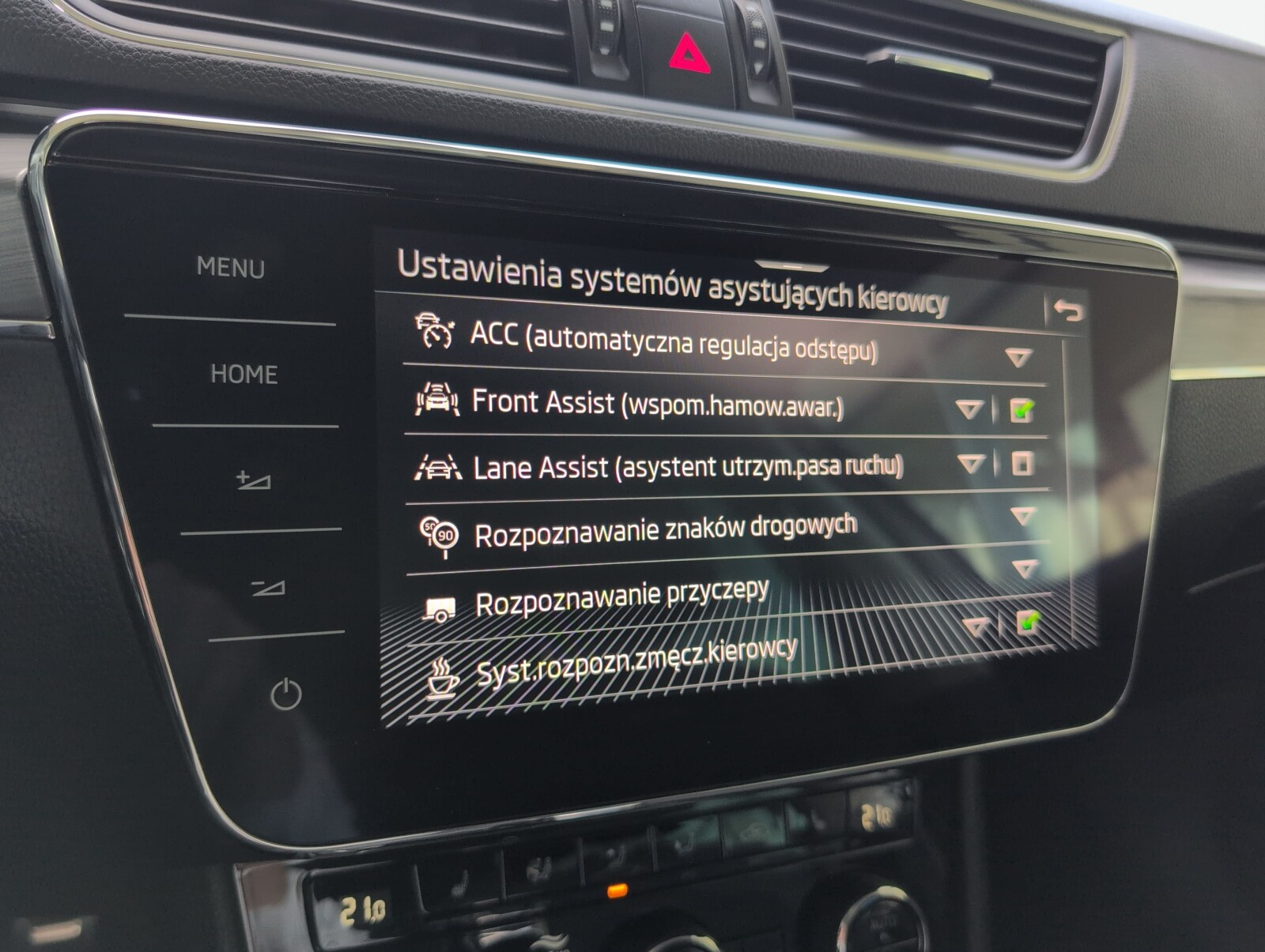 Škoda Superb Combi - zdjęcie 18