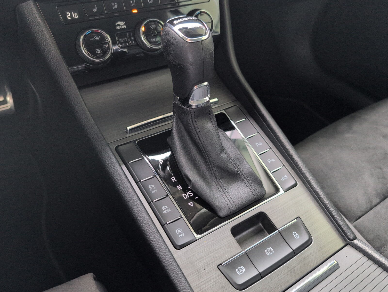 Škoda Superb Combi - zdjęcie 32