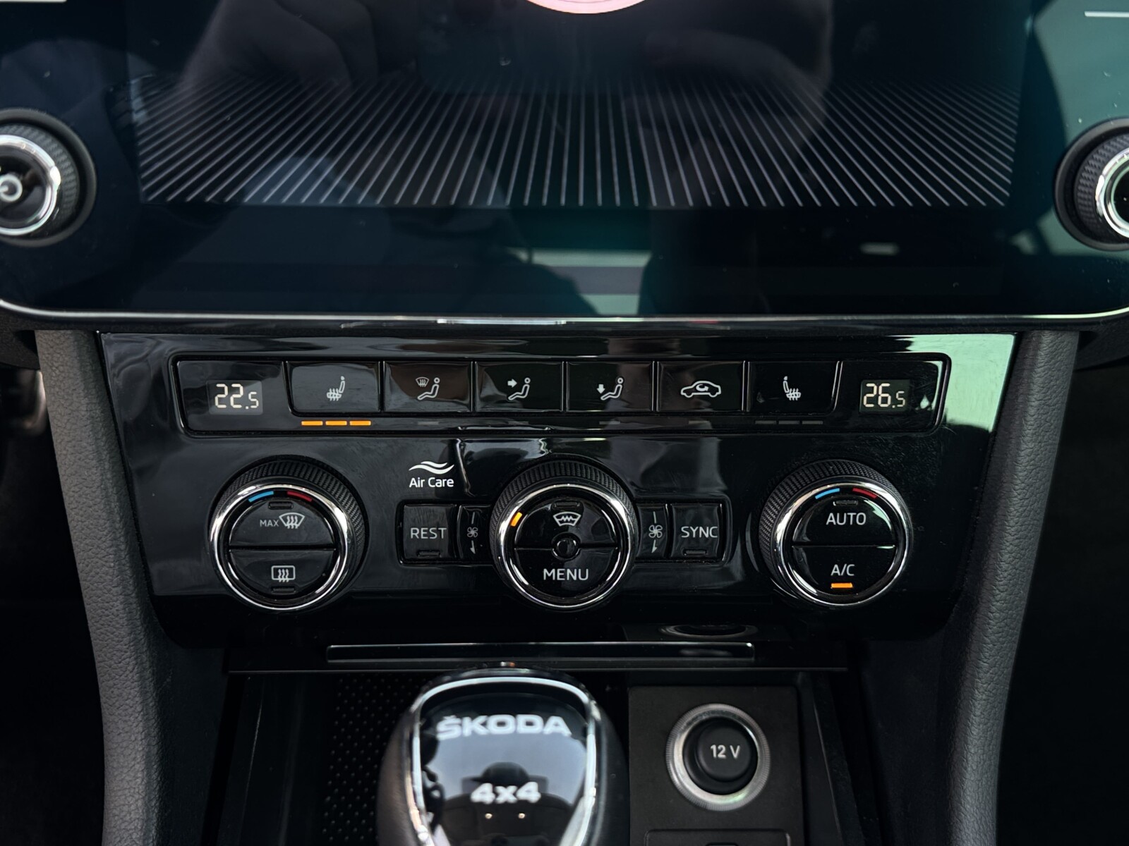 Škoda Superb Combi - zdjęcie 21