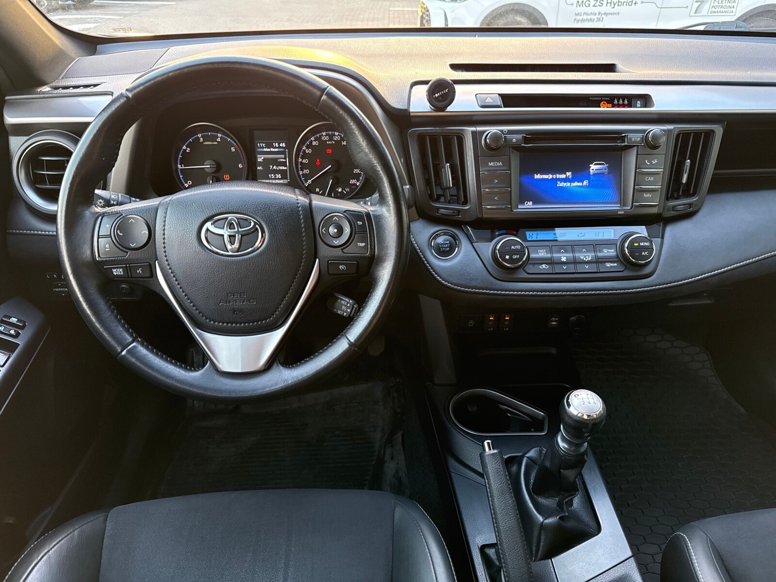 Toyota RAV 4 - zdjęcie 13