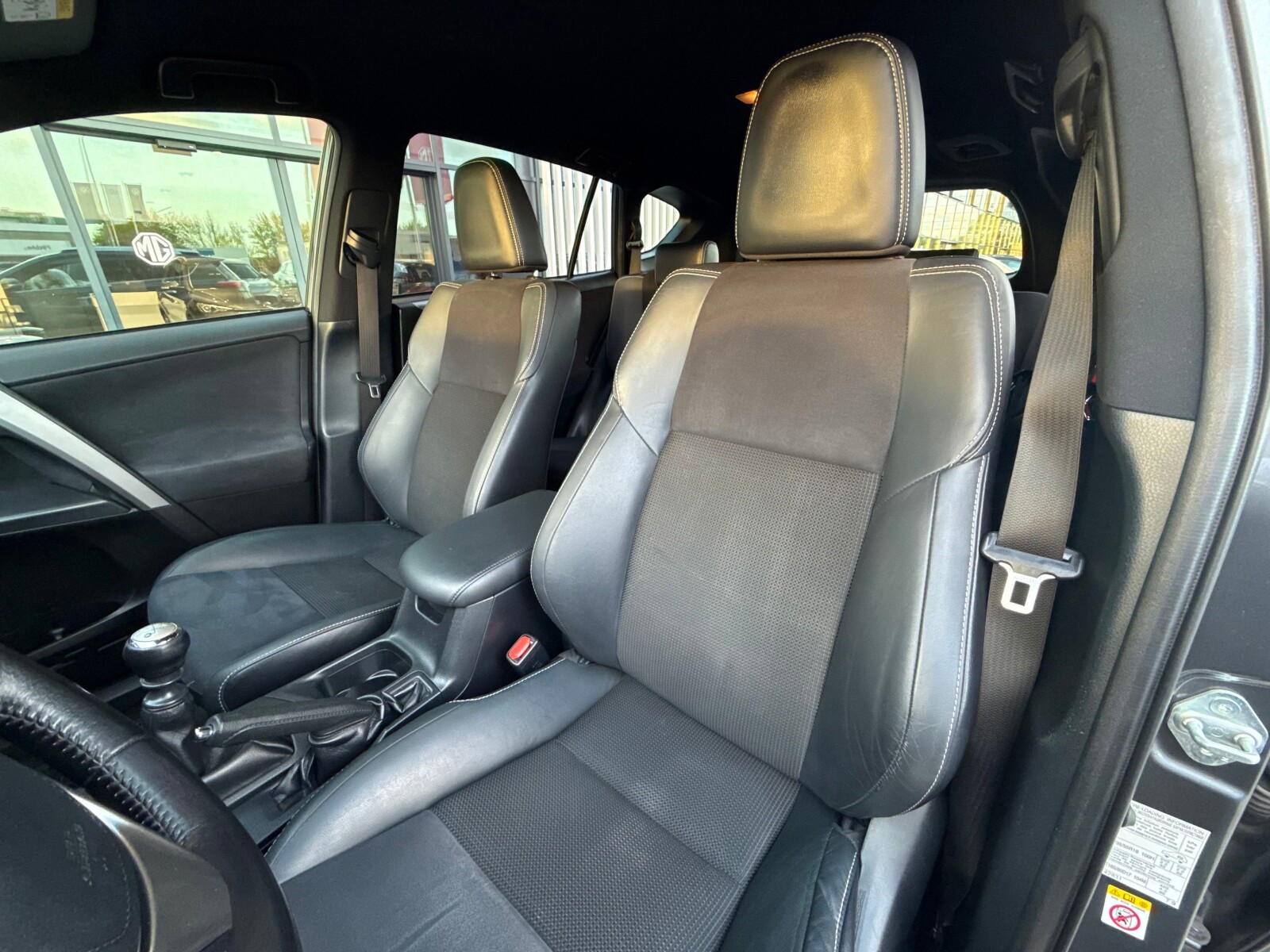 Toyota RAV 4 - zdjęcie 11