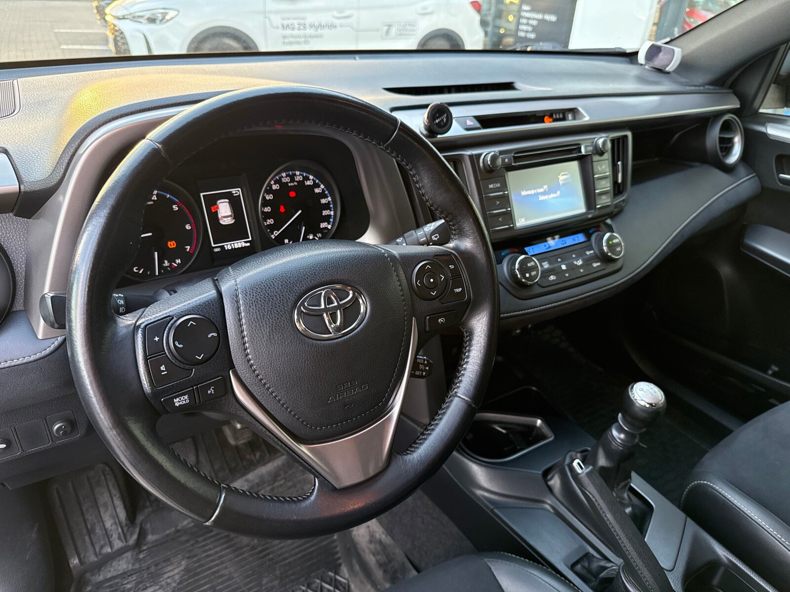 Toyota RAV 4 - zdjęcie 9