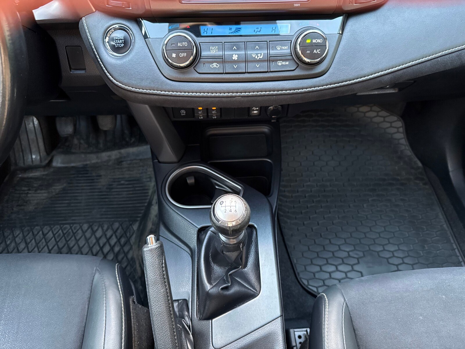 Toyota RAV 4 - zdjęcie 15