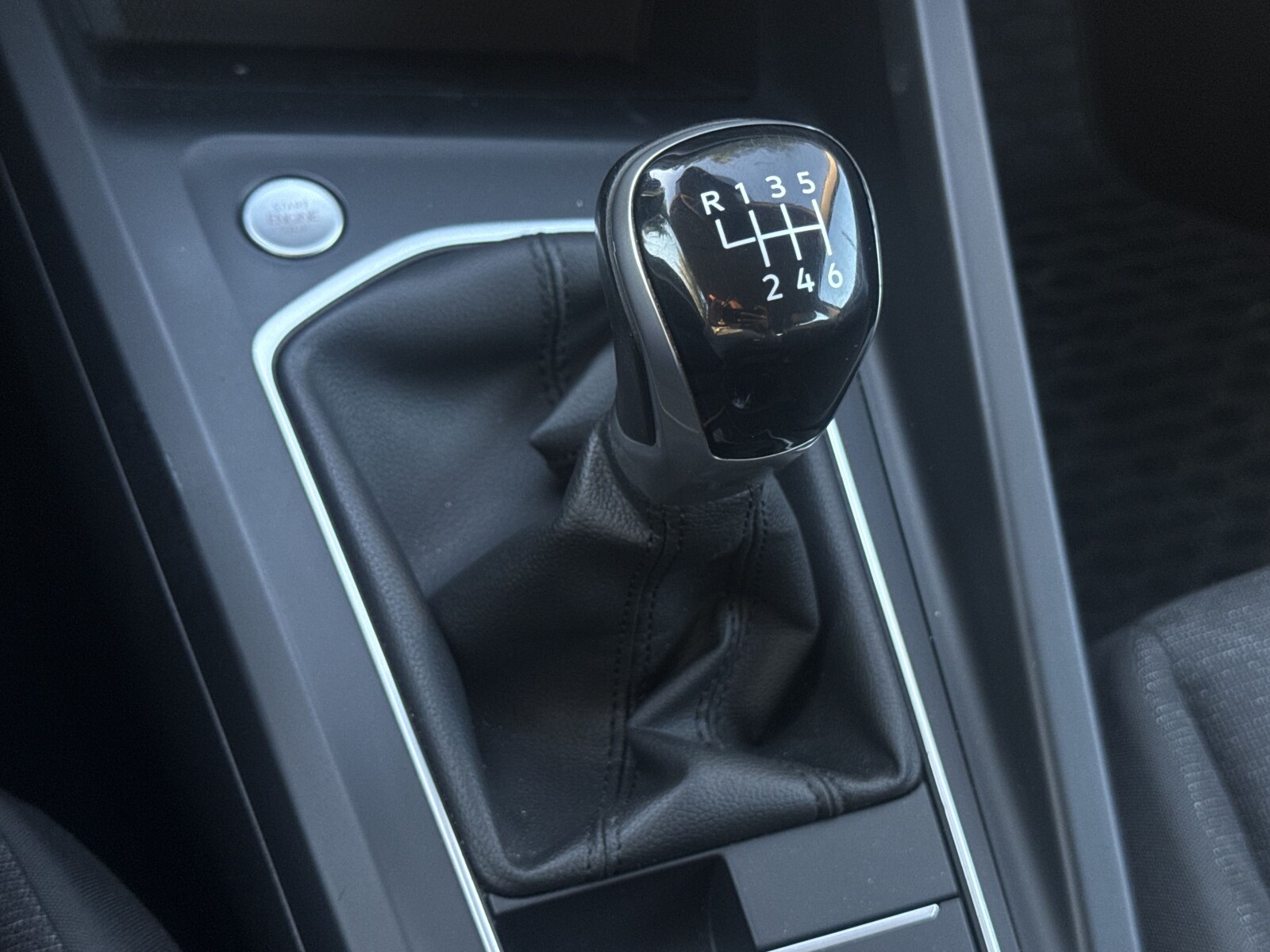 Volkswagen Golf - zdjęcie 18