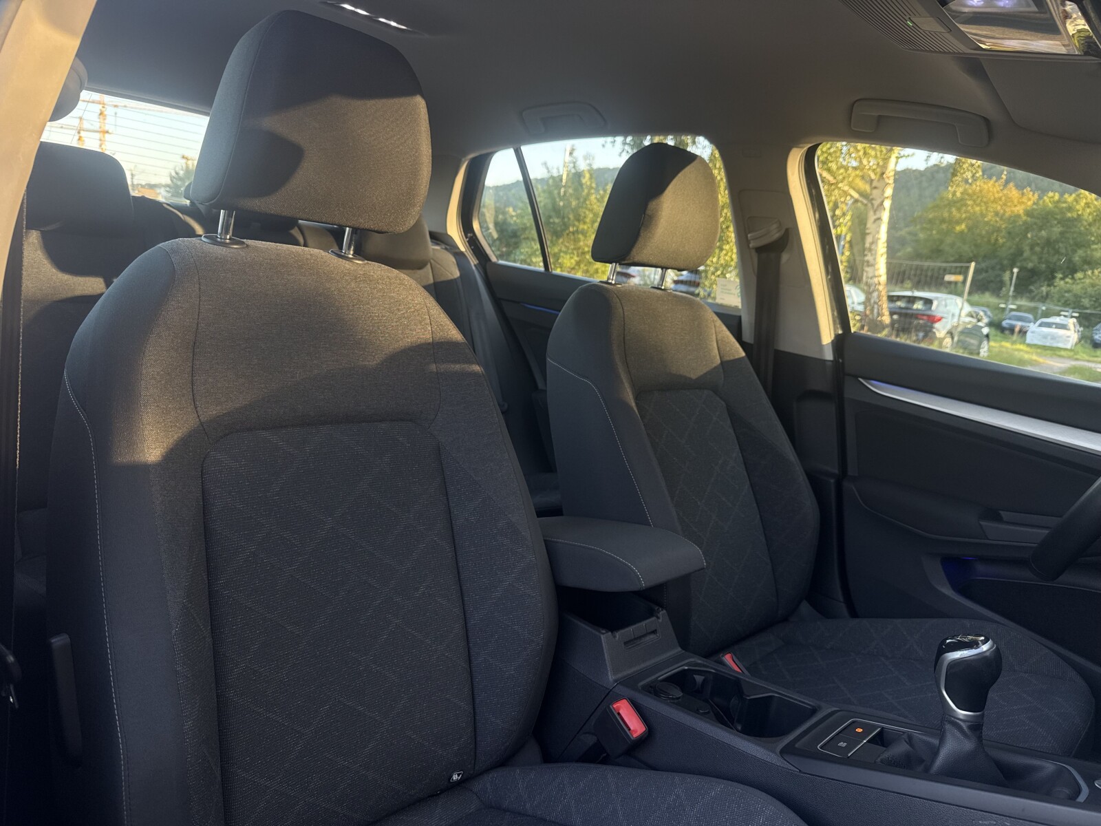 Volkswagen Golf - zdjęcie 13