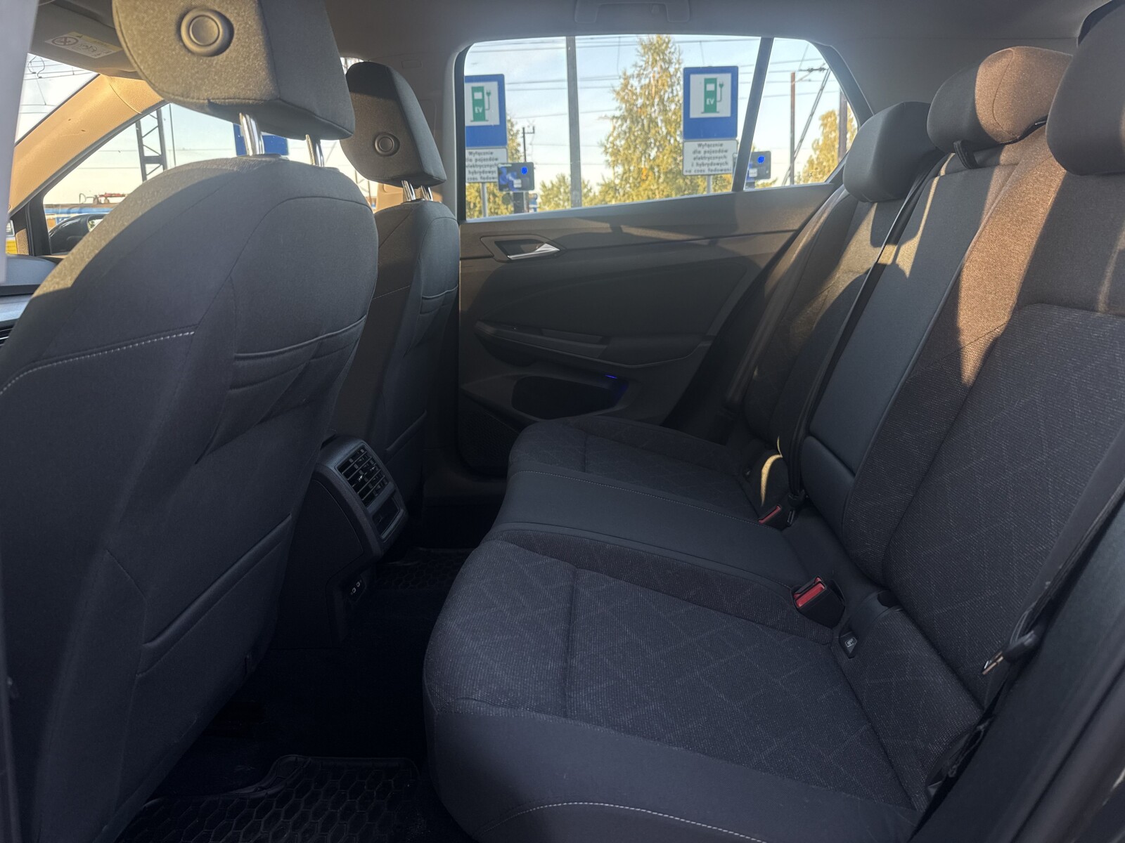 Volkswagen Golf - zdjęcie 35