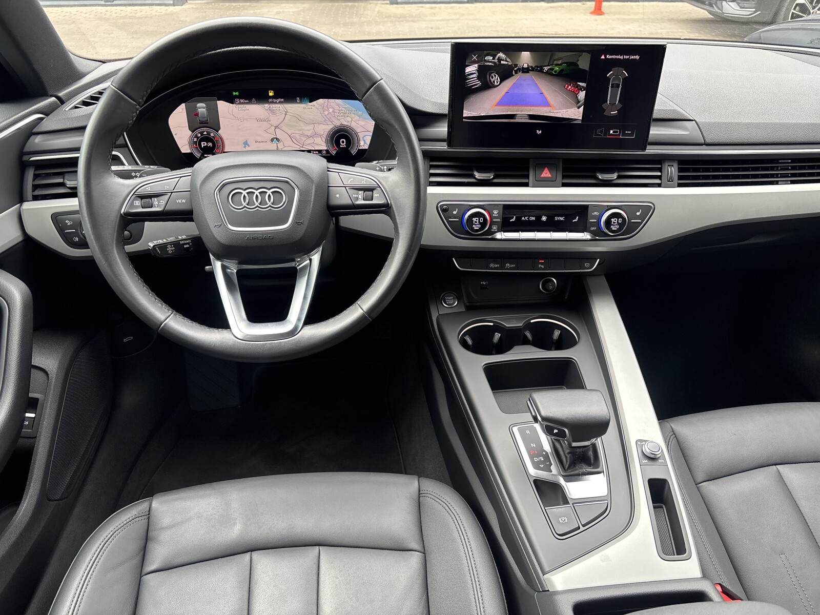 Audi A4 Avant - zdjęcie 11