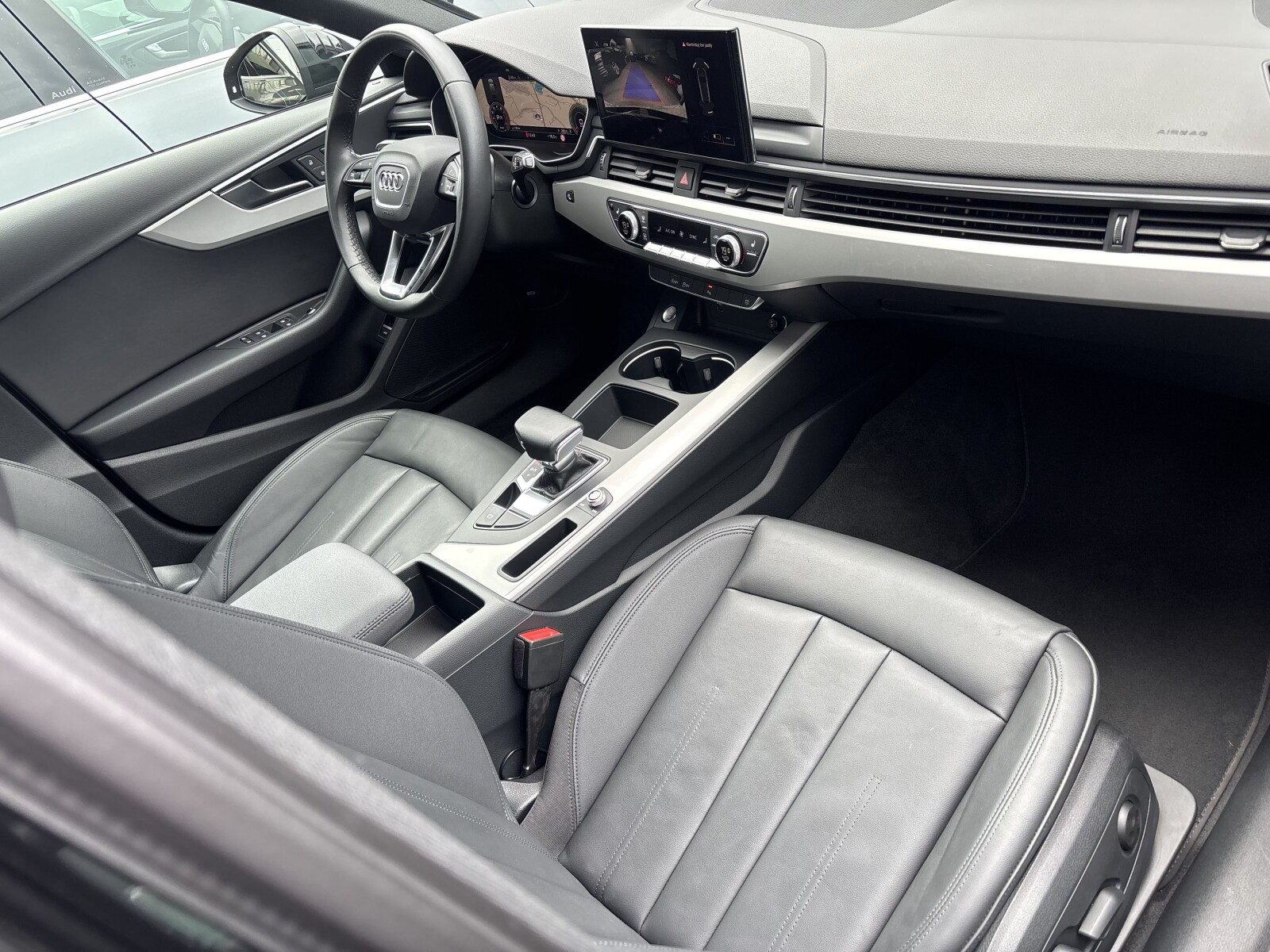 Audi A4 Avant - zdjęcie 30
