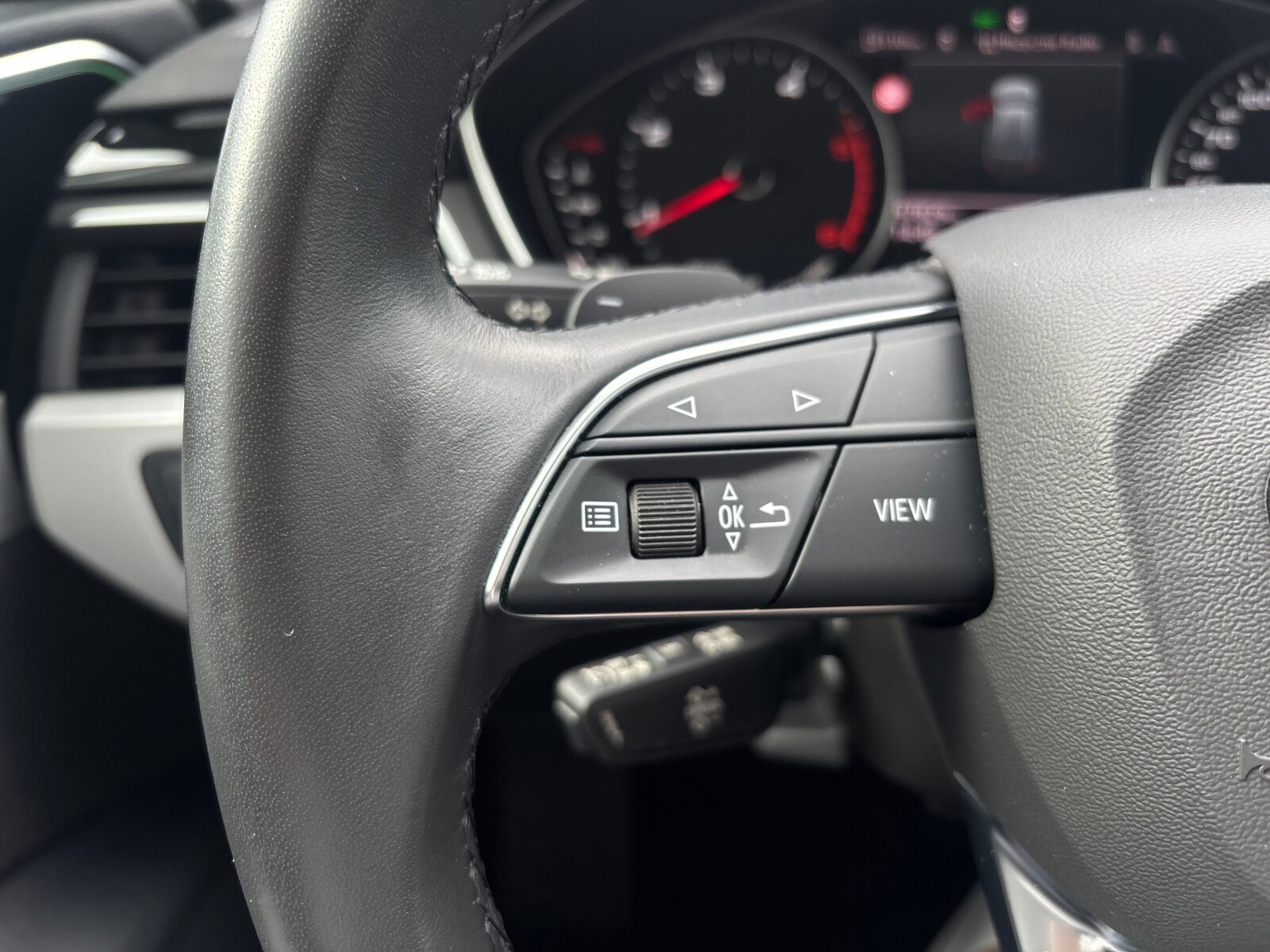 Audi A4 Avant - zdjęcie 11