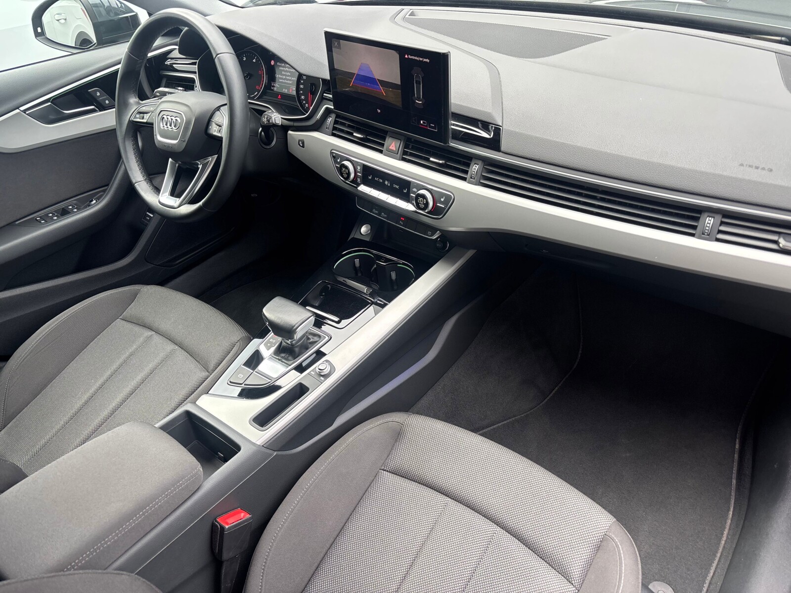 Audi A4 Avant - zdjęcie 31
