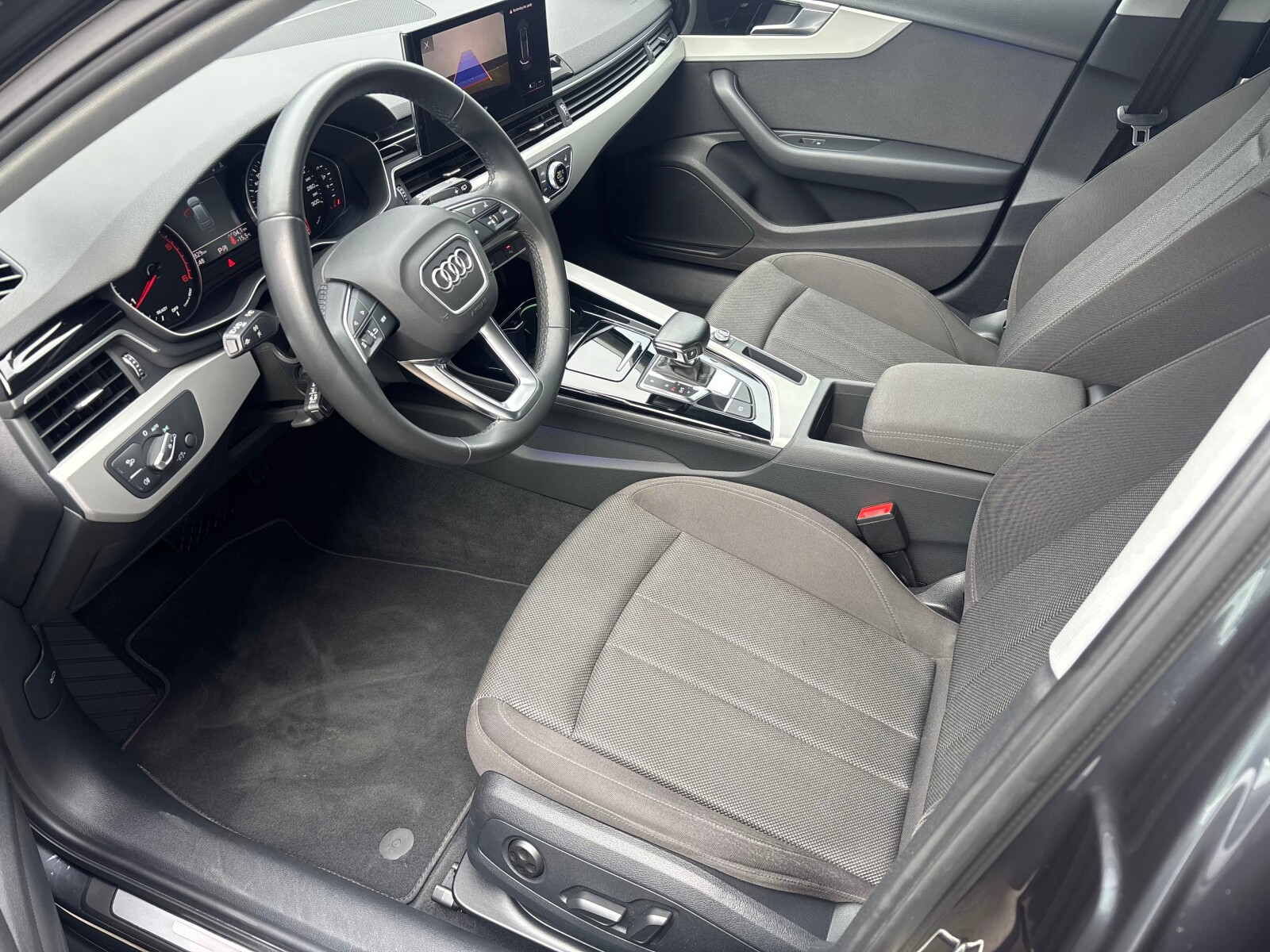 Audi A4 Avant - zdjęcie 16