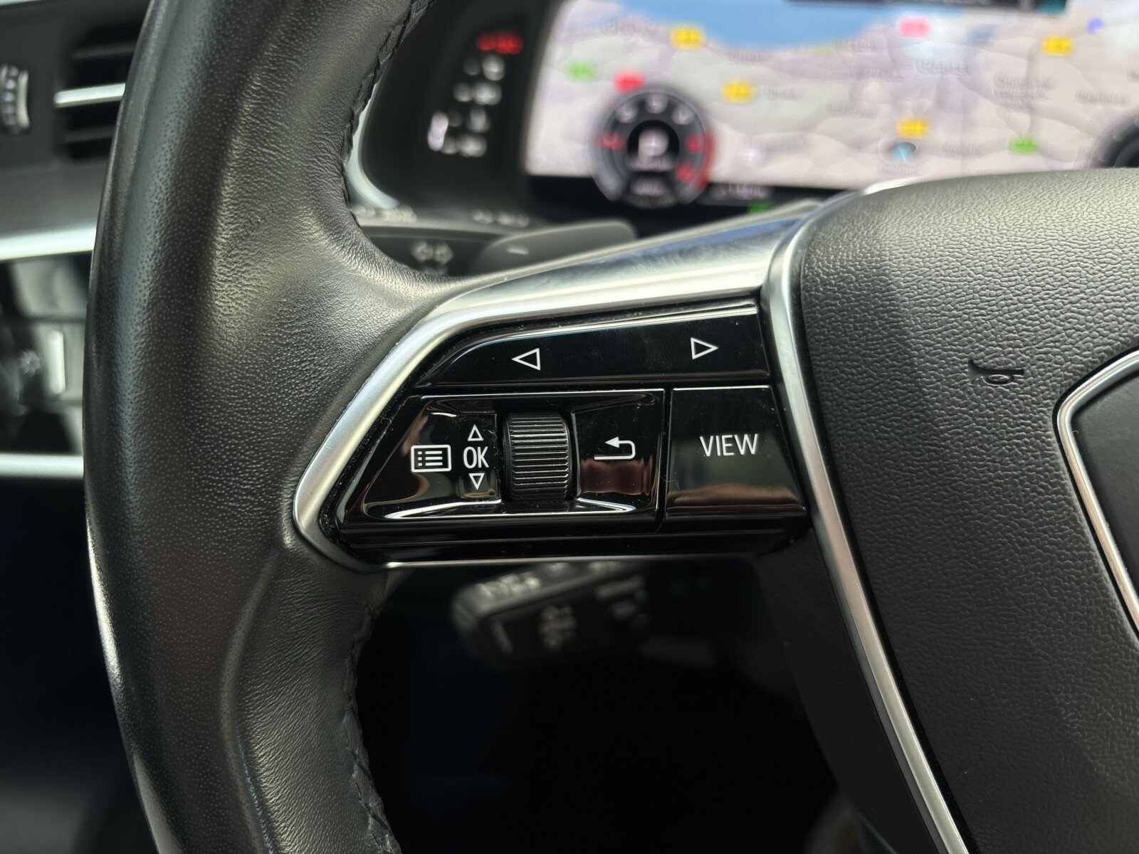 Audi A6 Avant - zdjęcie 12