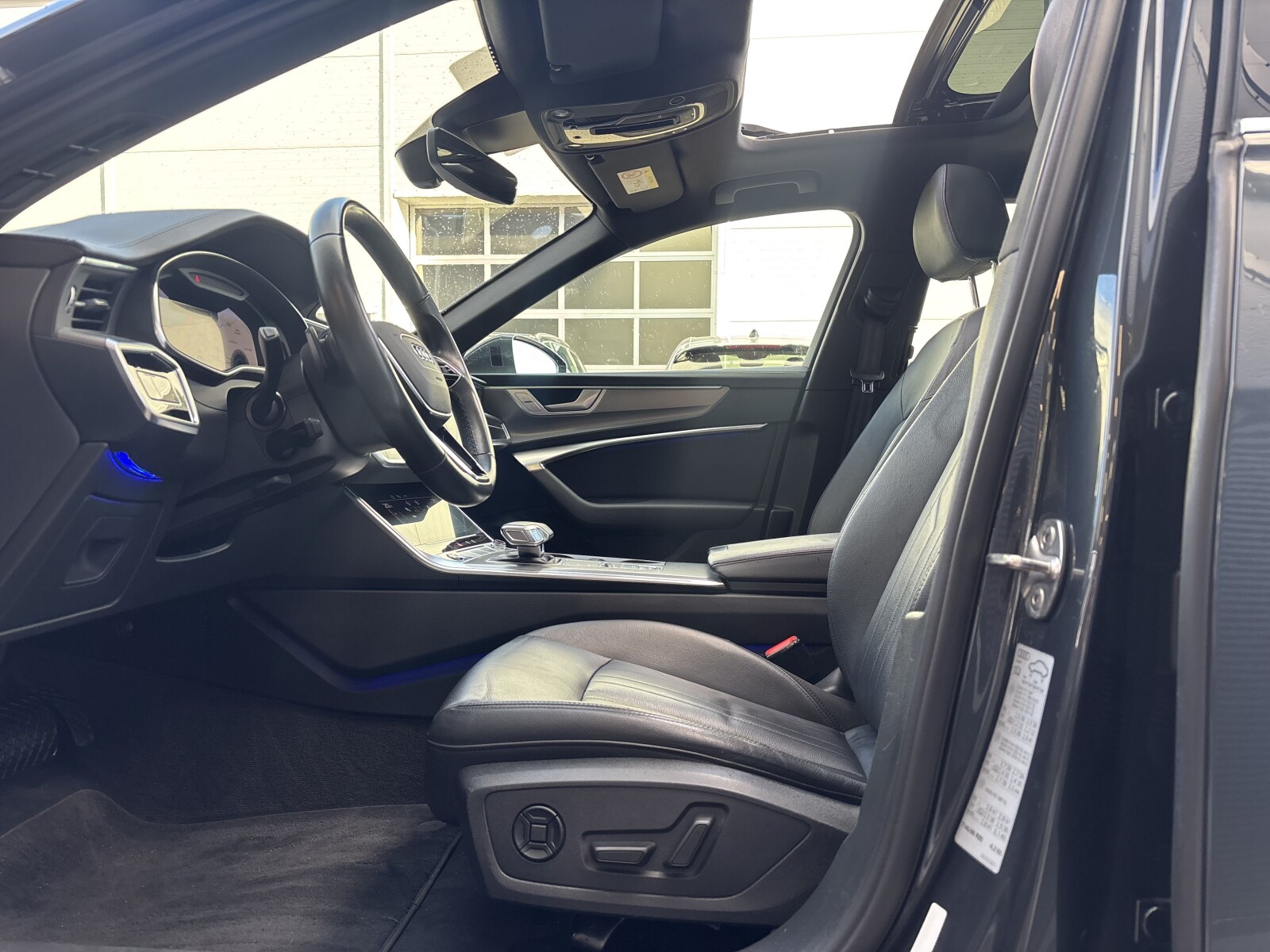 Audi A6 Avant - zdjęcie 16