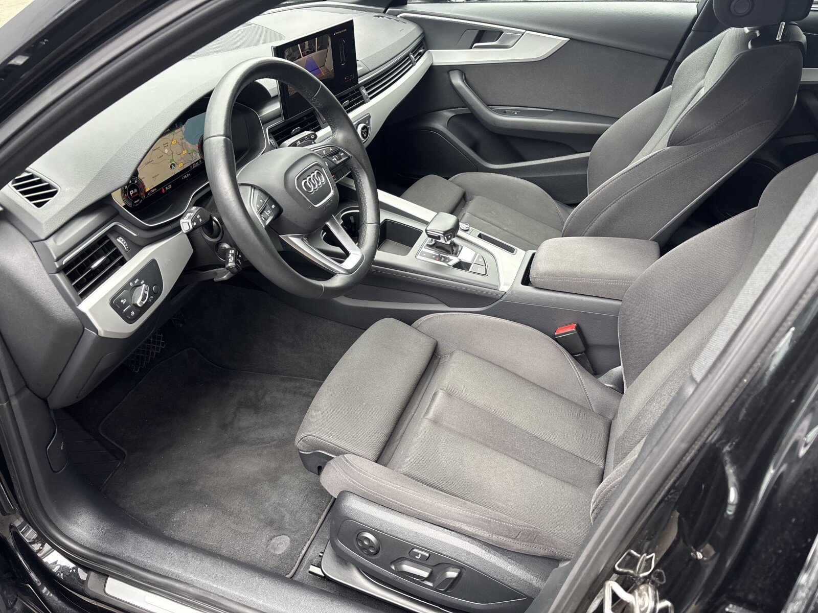 Audi A4 Avant - zdjęcie 19