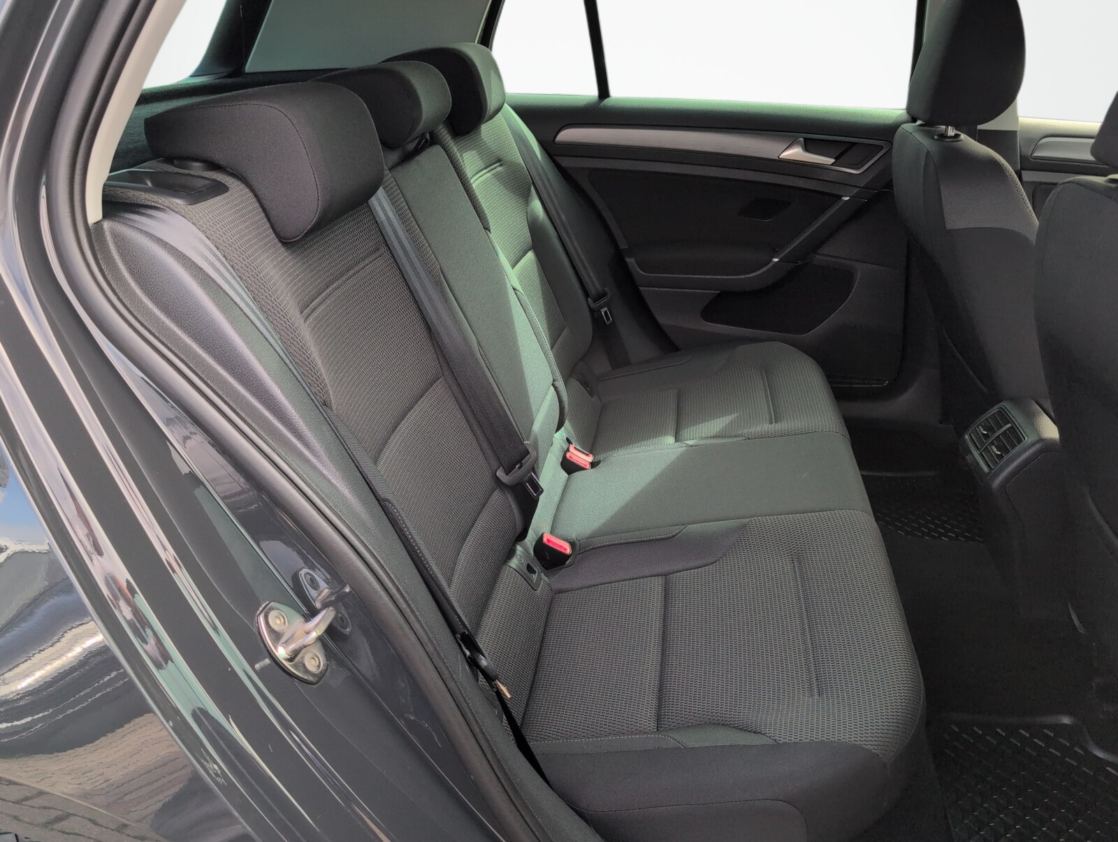 Volkswagen Golf - zdjęcie 11