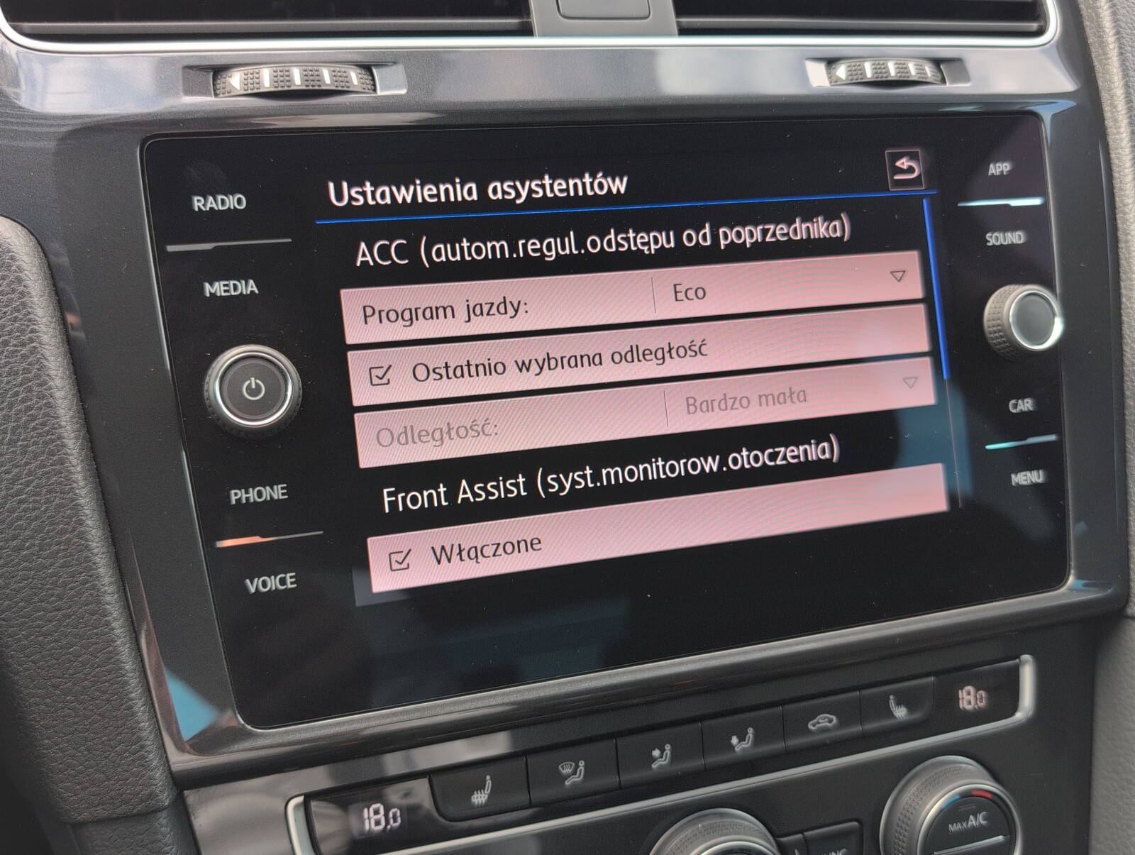 Volkswagen Golf - zdjęcie 23
