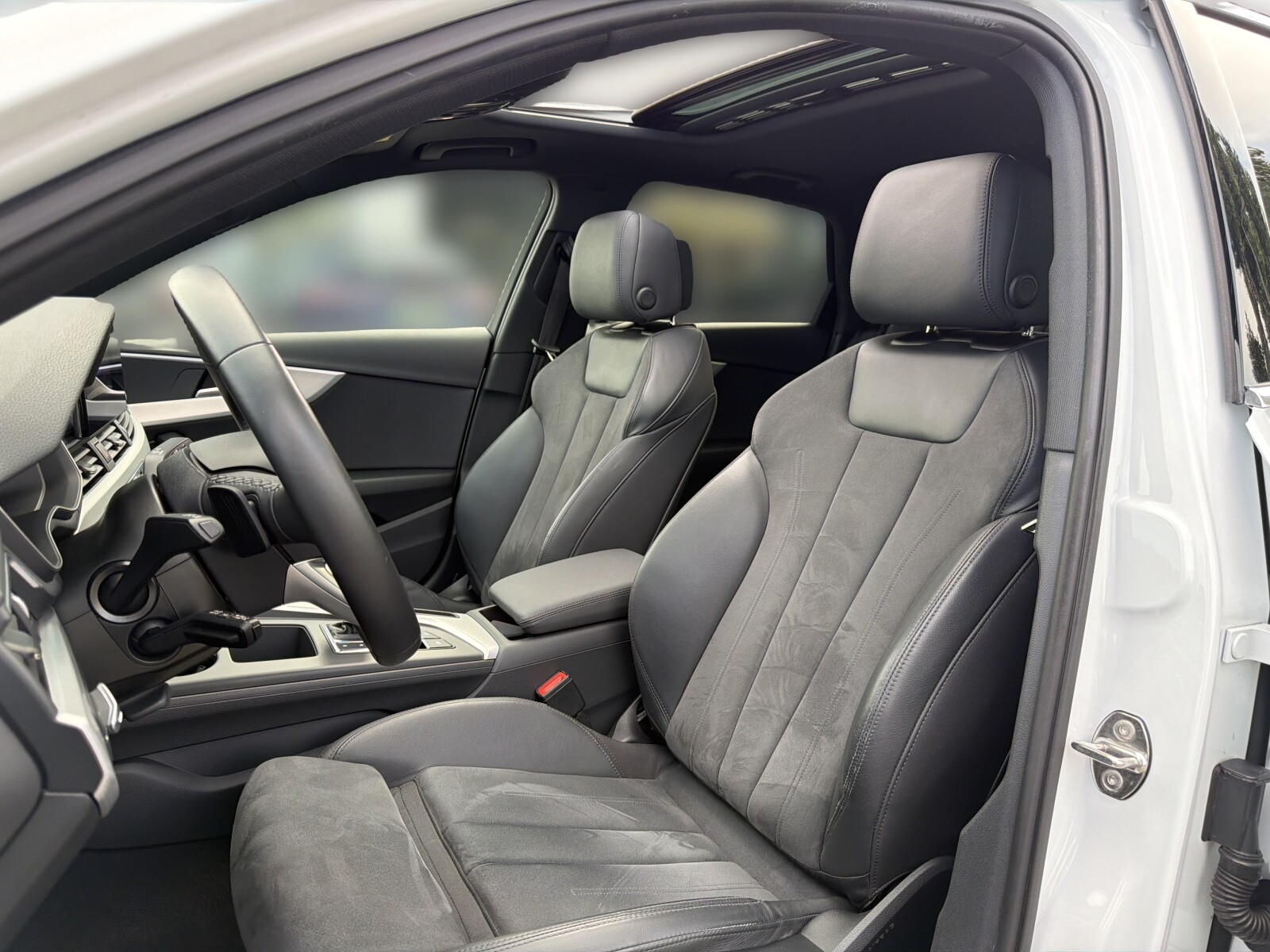 Audi A4 Limousine - zdjęcie 11