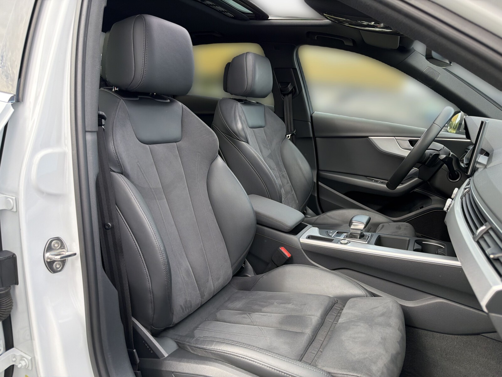 Audi A4 Limousine - zdjęcie 18