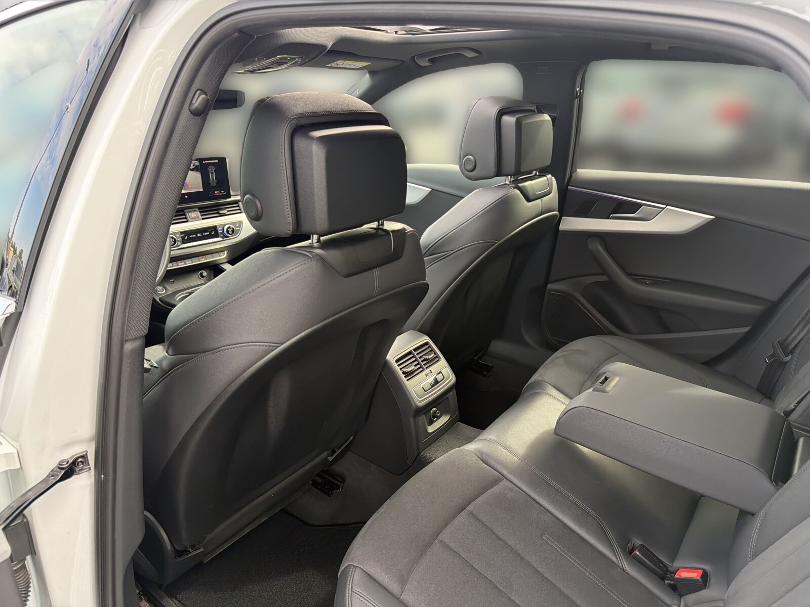 Audi A4 Limousine - zdjęcie 13