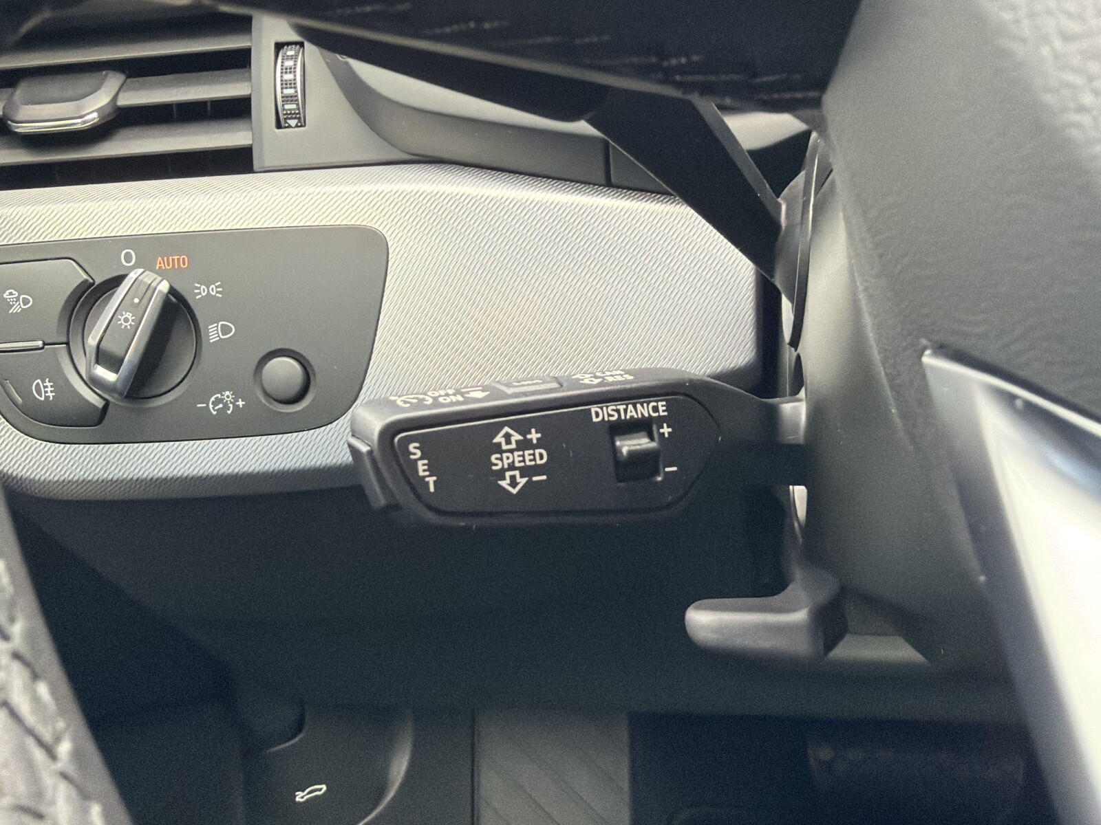 Audi A4 Limousine - zdjęcie 24
