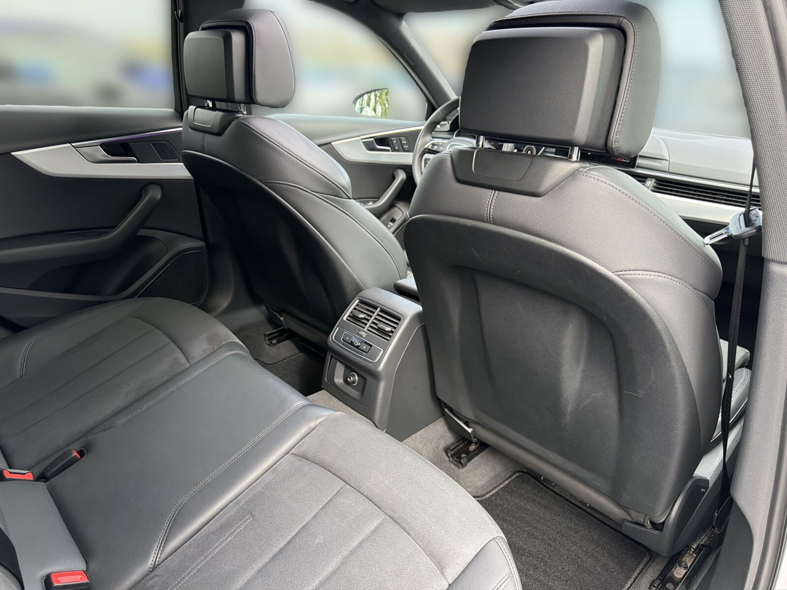 Audi A4 Limousine - zdjęcie 15