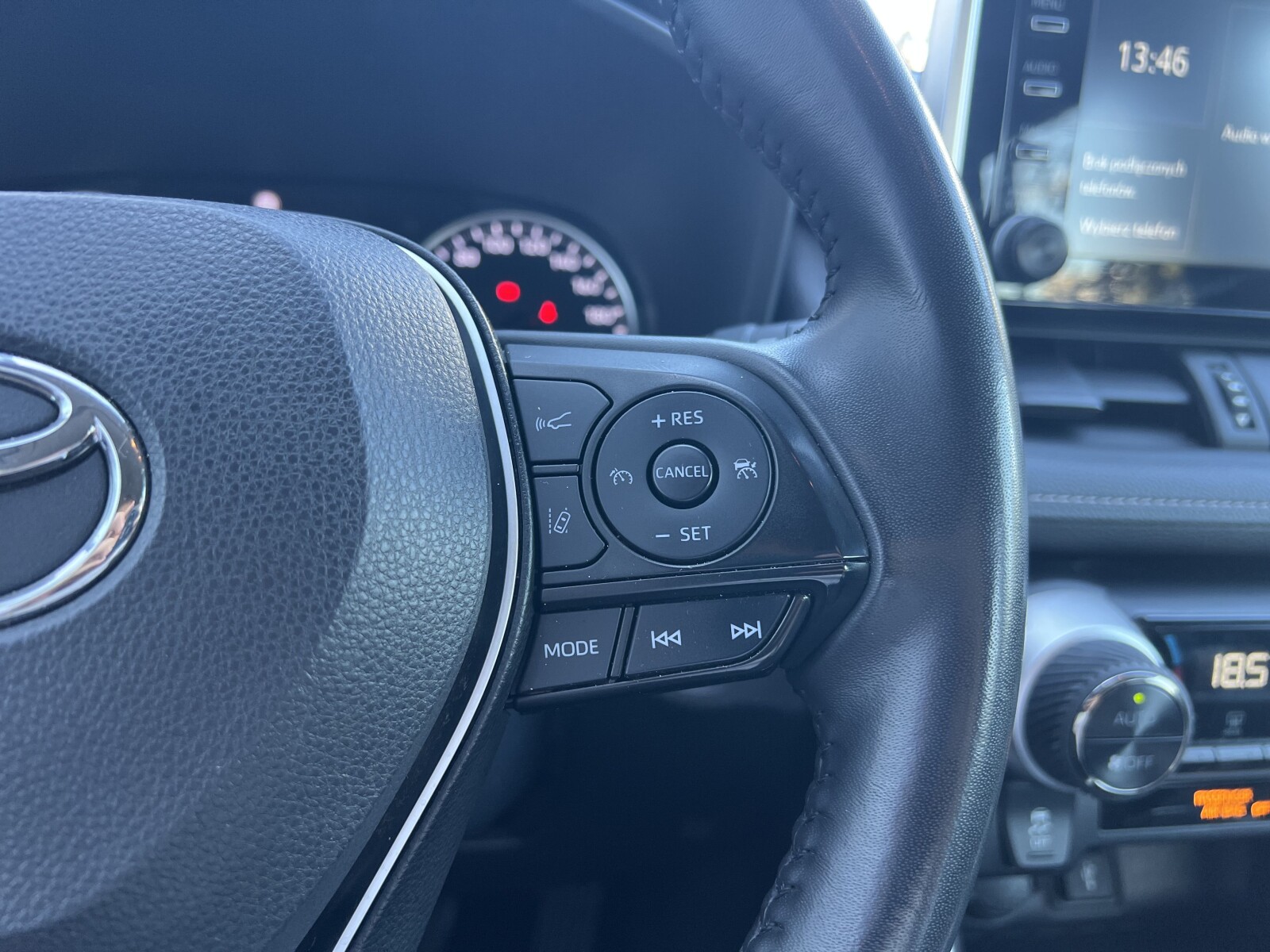 Toyota RAV 4 - zdjęcie 14