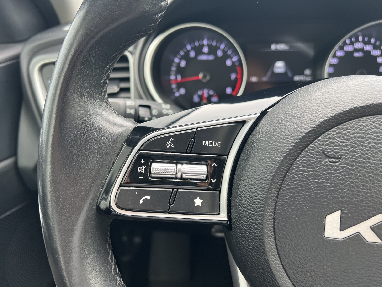 Kia Ceed - zdjęcie 14
