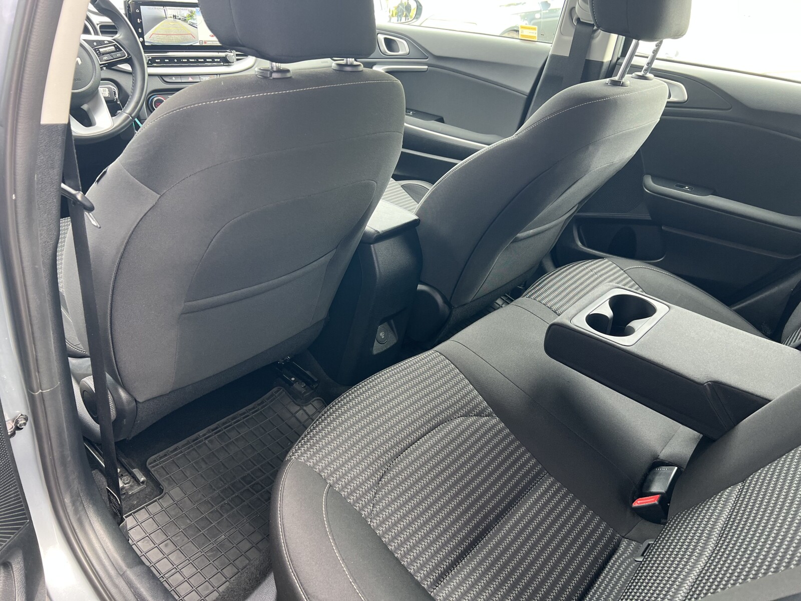 Kia Ceed - zdjęcie 27