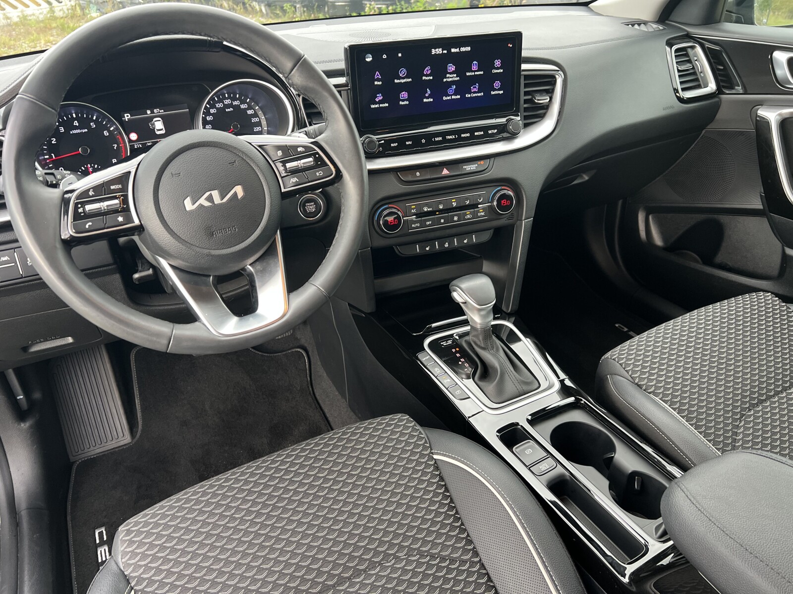 Kia Ceed - zdjęcie 26