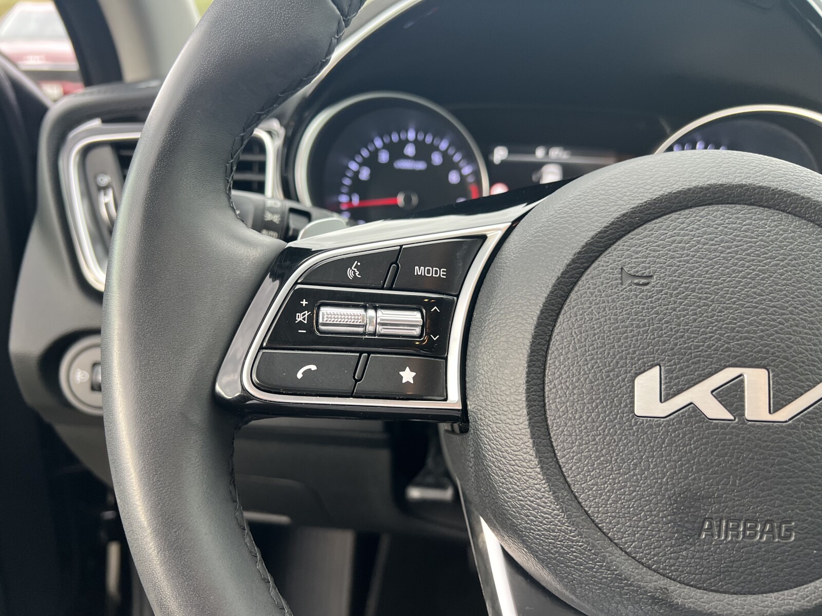 Kia Ceed - zdjęcie 15