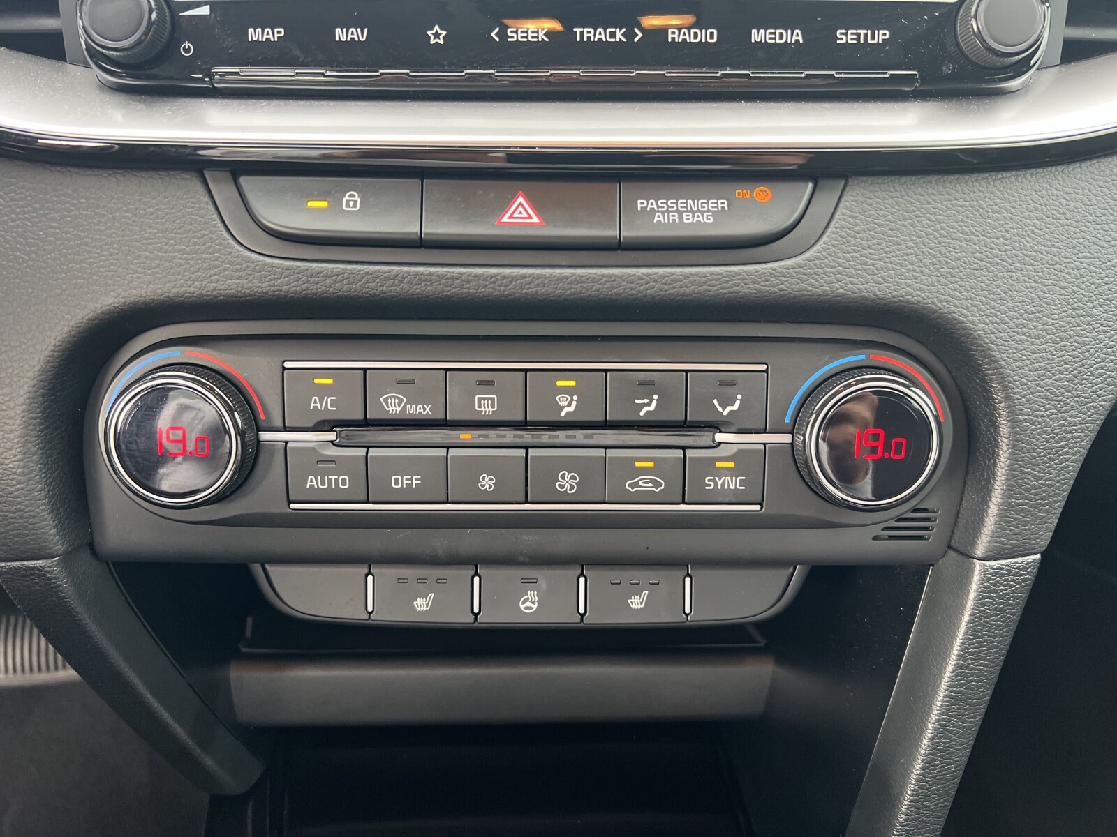 Kia Ceed - zdjęcie 22