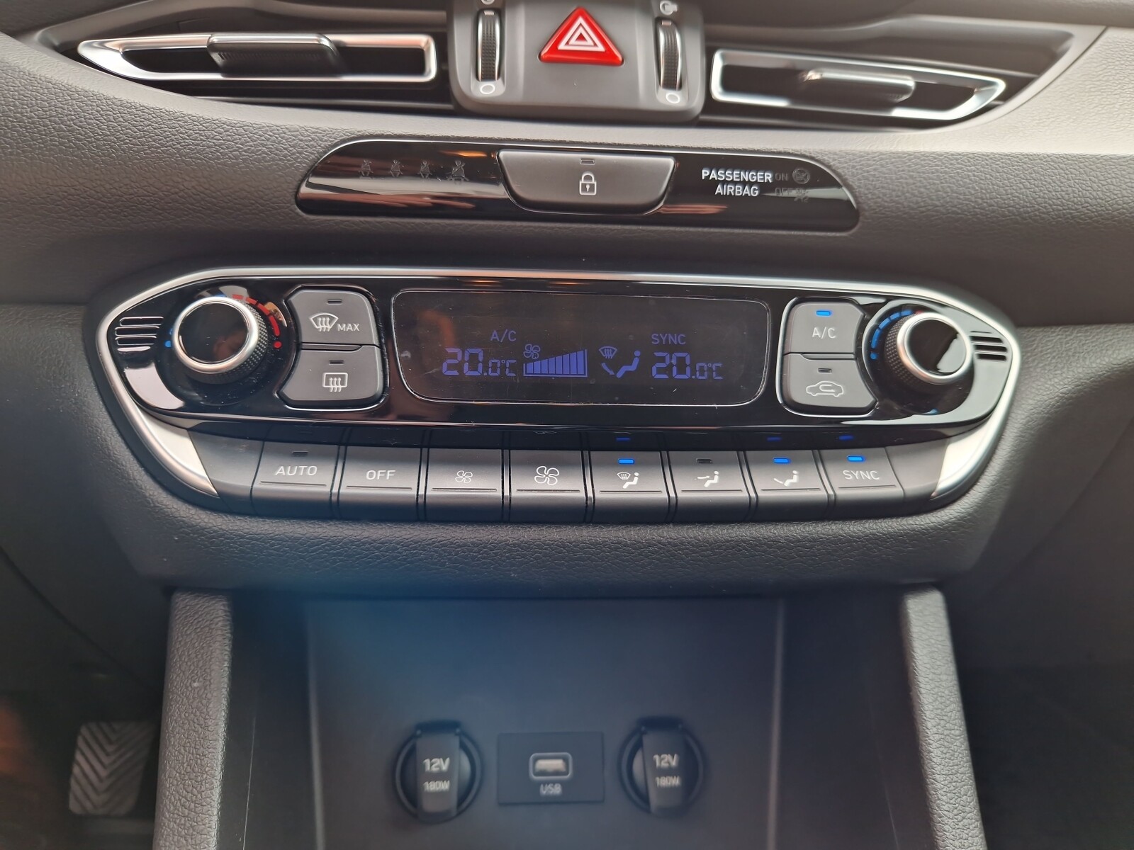 Hyundai i30 - zdjęcie 22