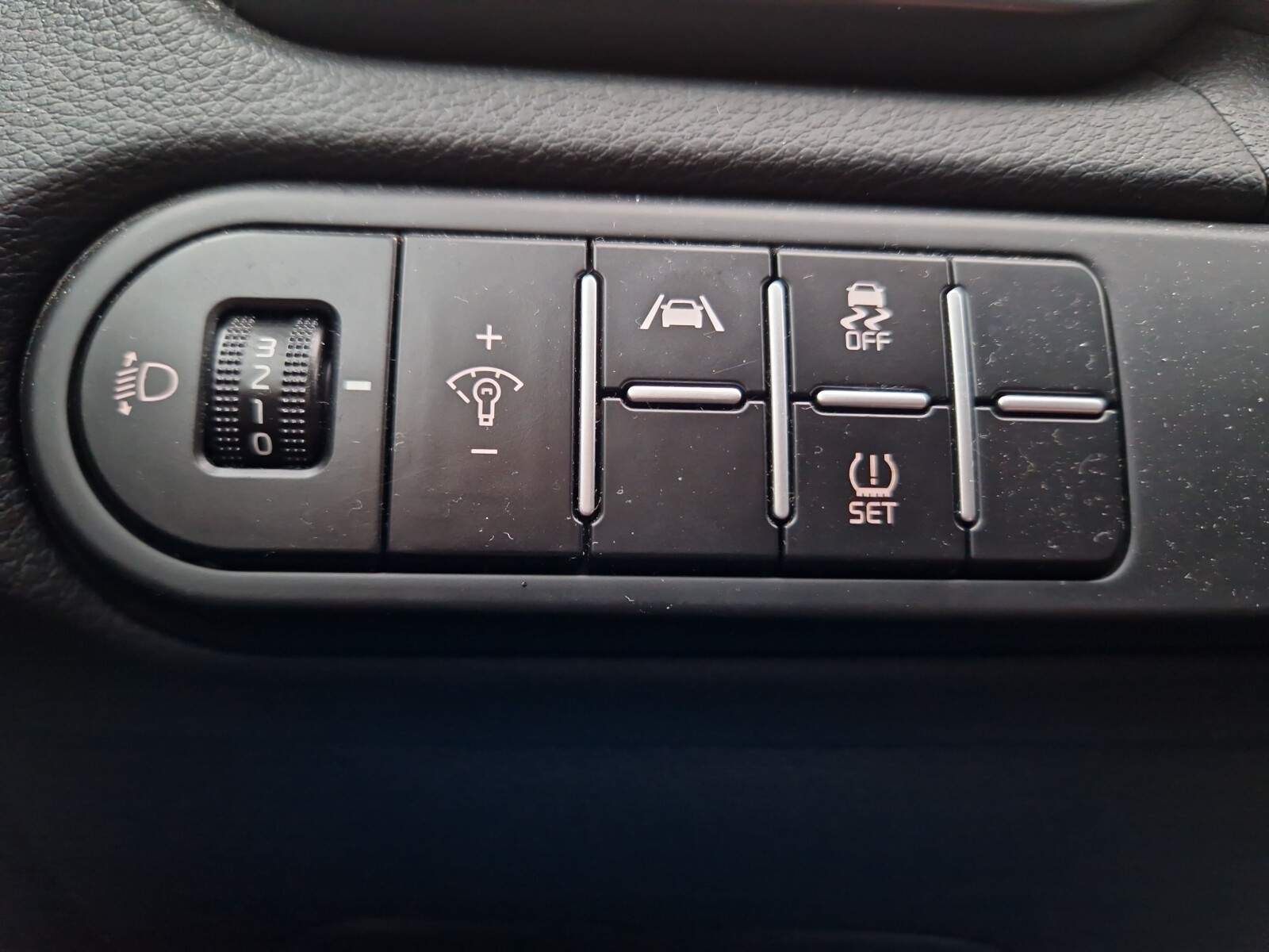 Kia Ceed - zdjęcie 13