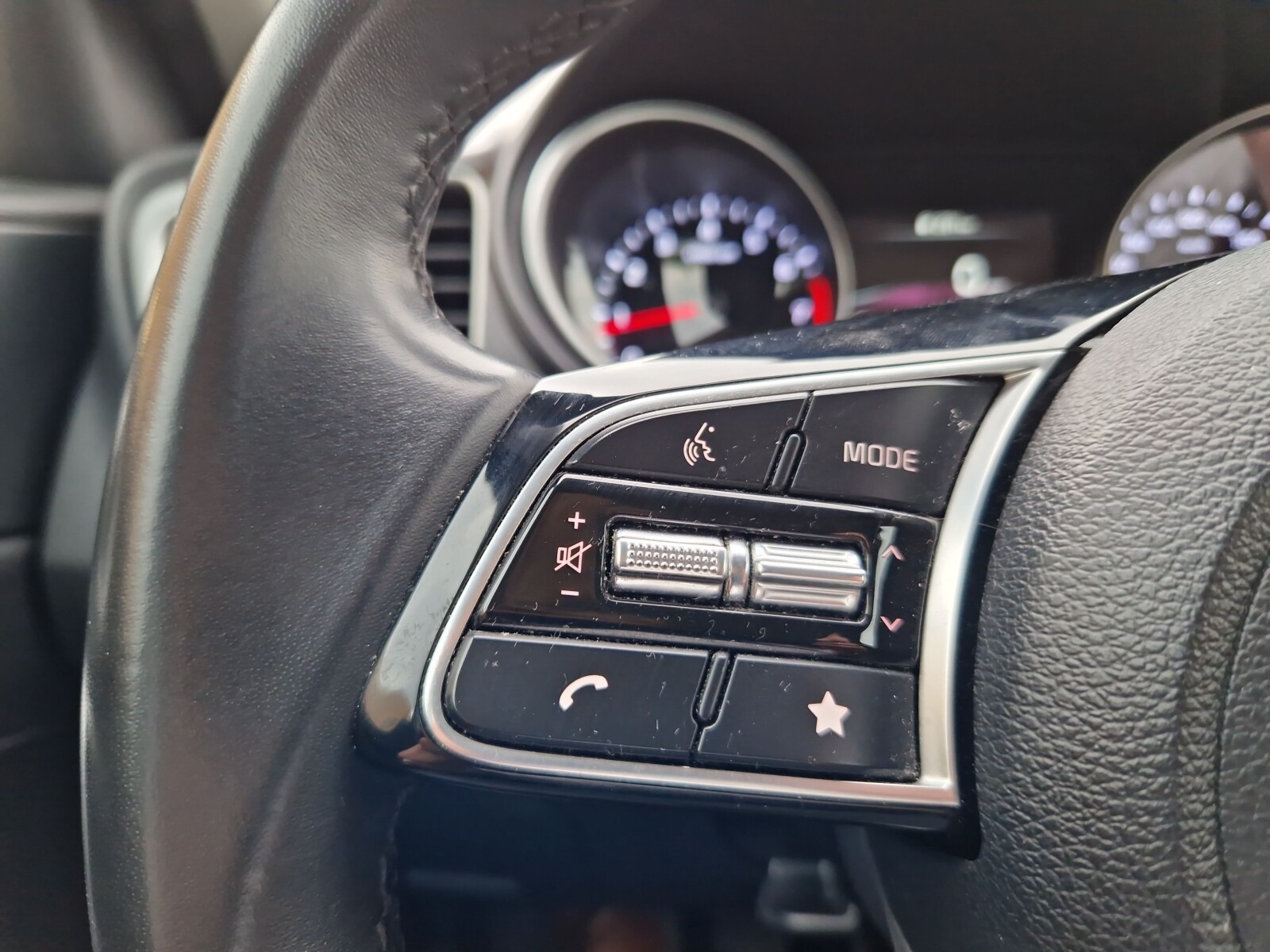 Kia Ceed - zdjęcie 22