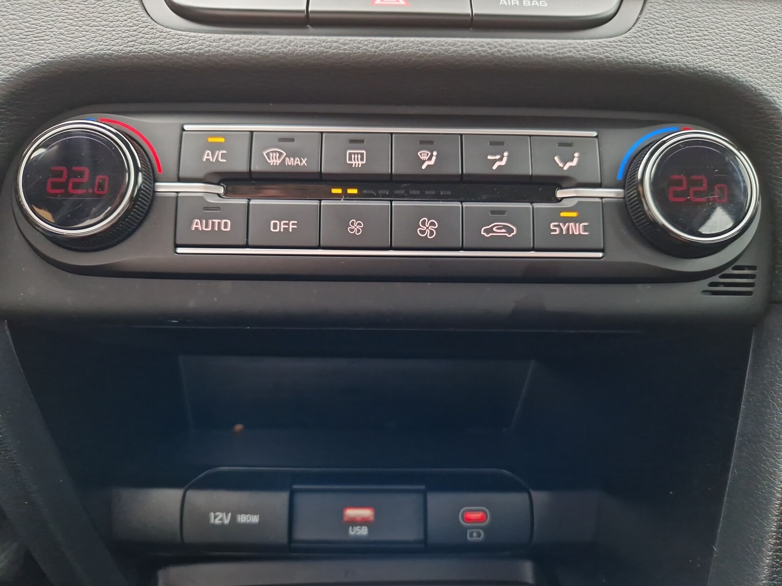 Kia Ceed - zdjęcie 18