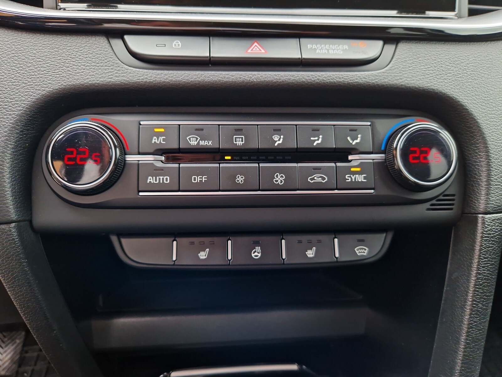 Kia Ceed - zdjęcie 18