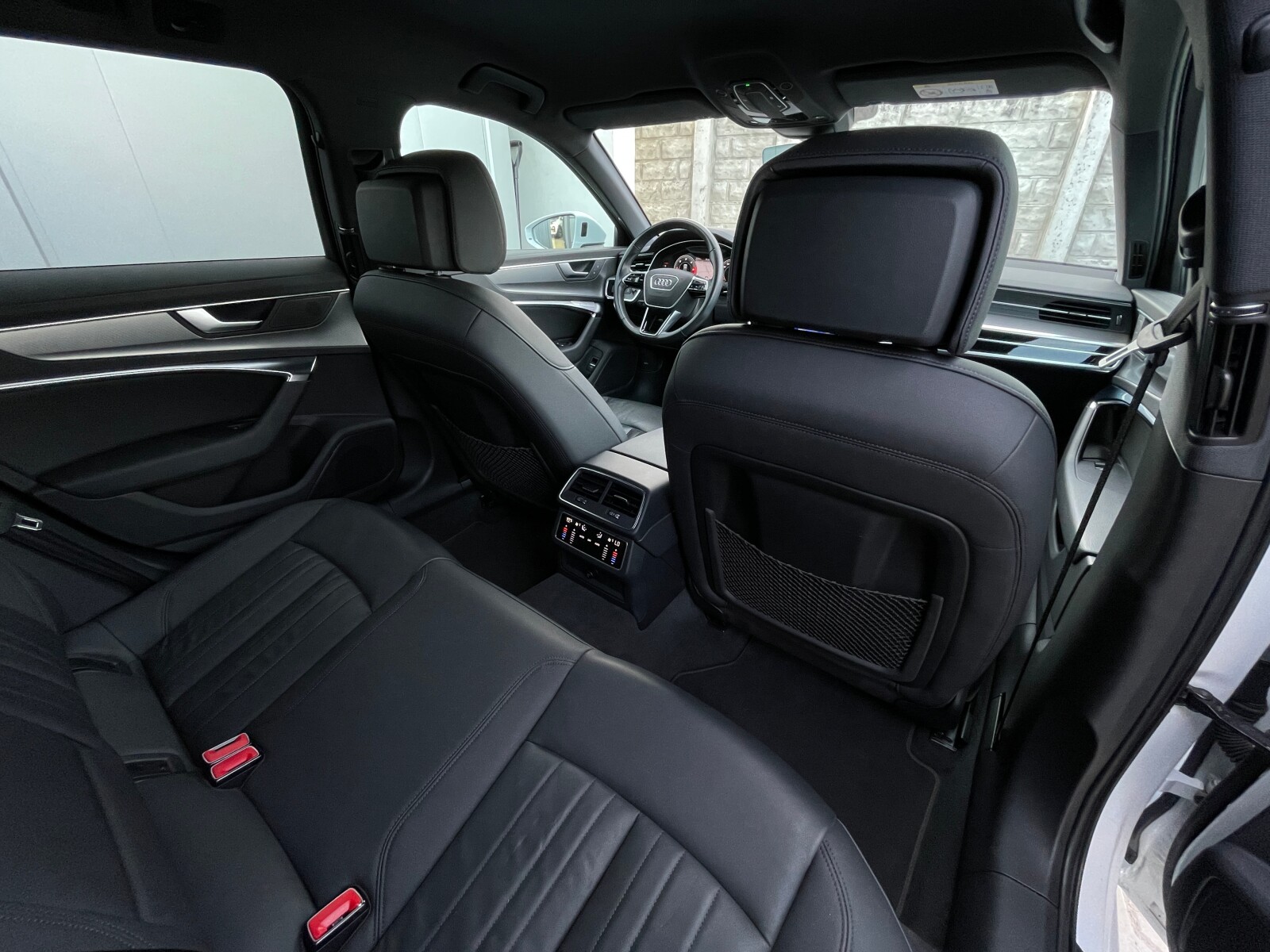 Audi A6 Avant - zdjęcie 16