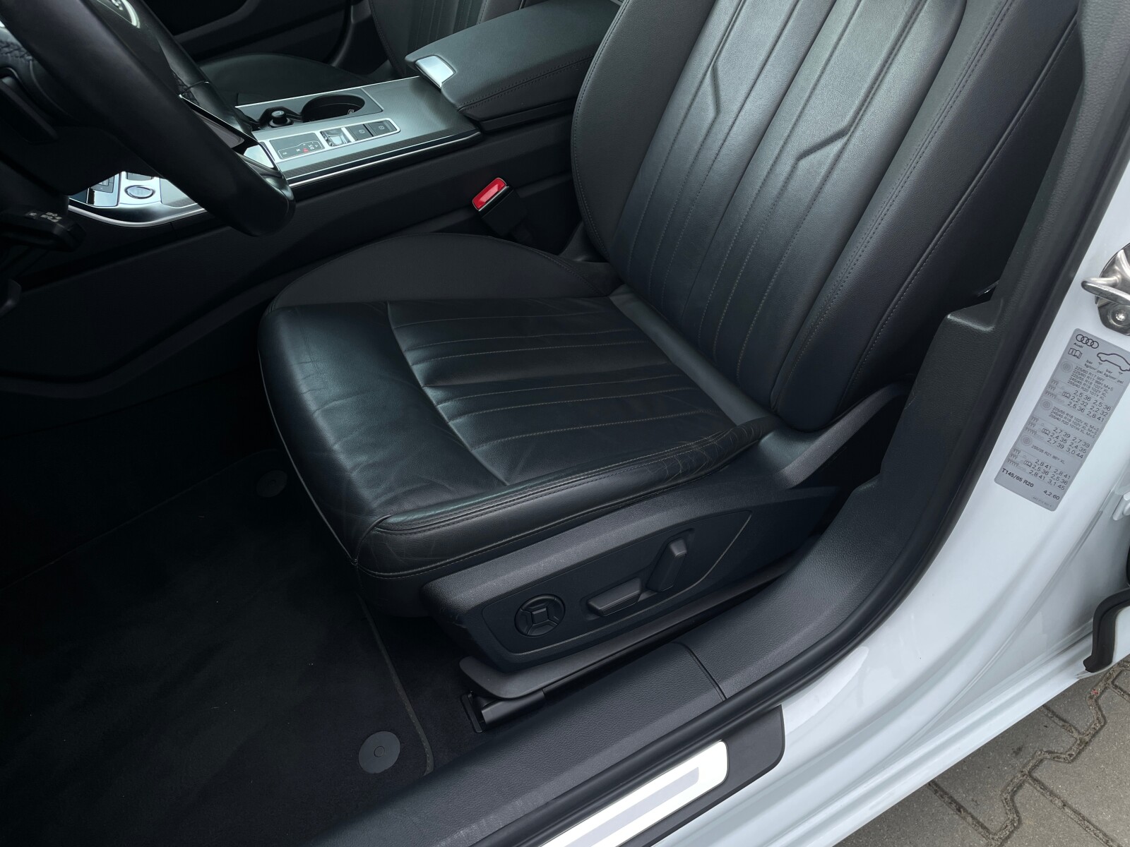 Audi A6 Avant - zdjęcie 10