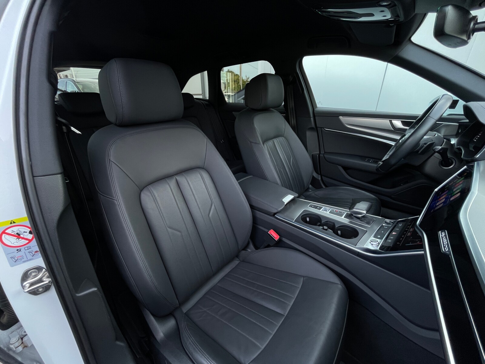 Audi A6 Avant - zdjęcie 19
