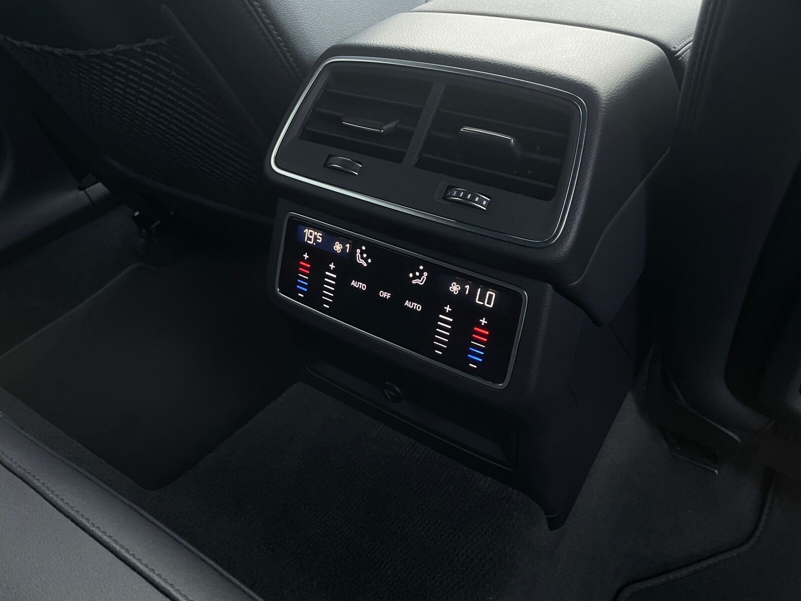 Audi A6 Avant - zdjęcie 17