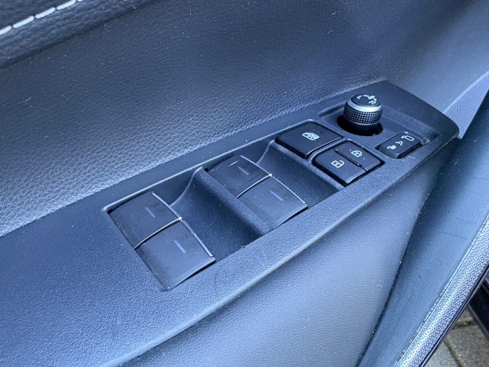 Toyota Corolla - zdjęcie 19