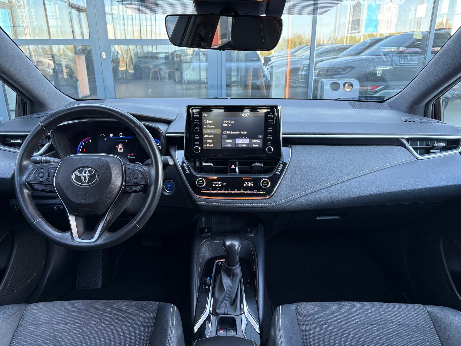 Toyota Corolla - zdjęcie 9