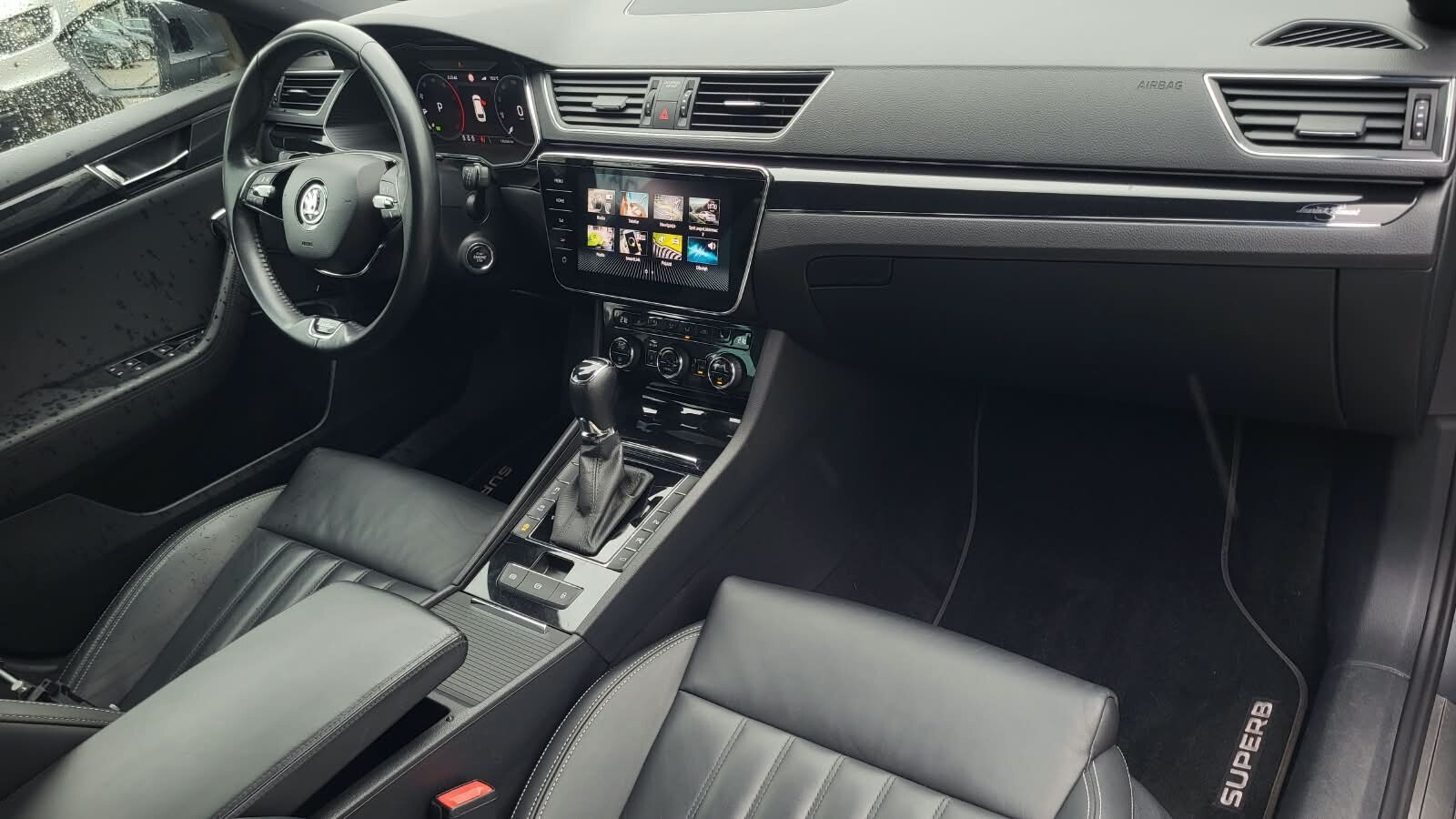 Škoda Superb - zdjęcie 18