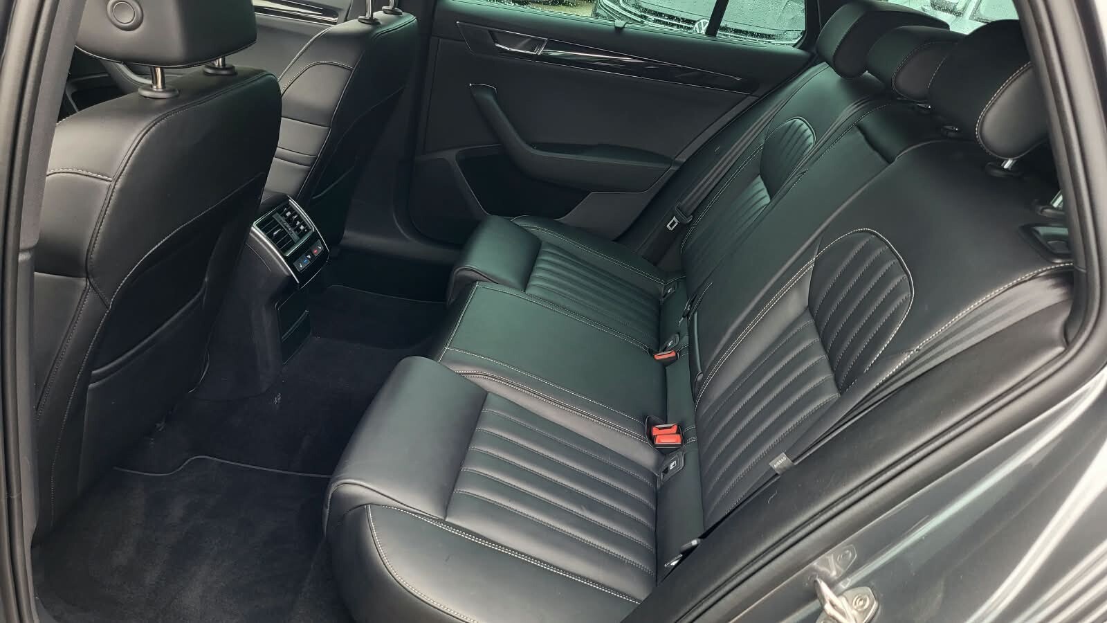 Škoda Superb - zdjęcie 12